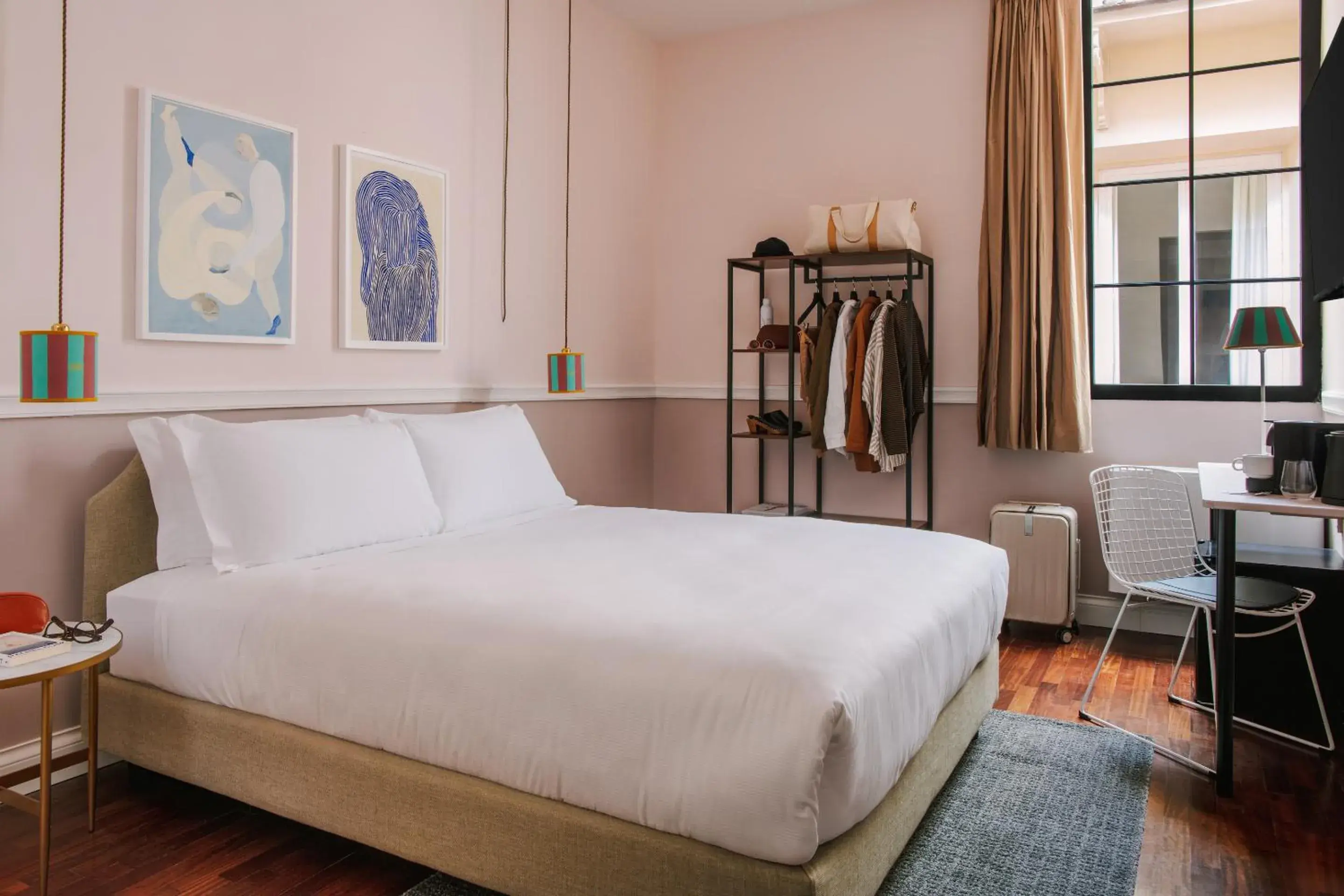 Deluxe Queen Room in The Sonetto powered by Sonder Deluxe Queen Room in The Sonetto powered by Sonder