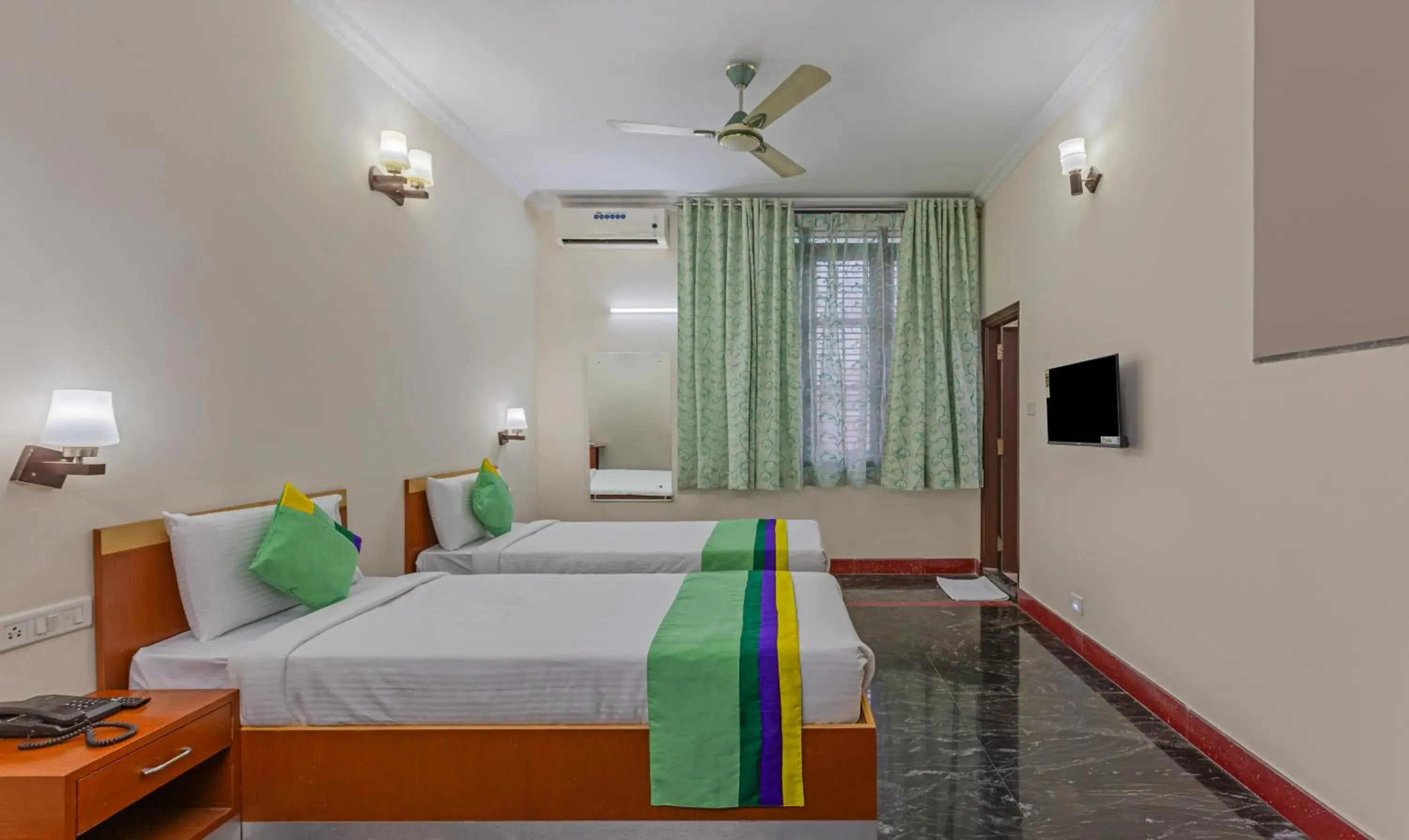 Deluxe Double Room in Treebo Akshaya Residency Deluxe Double Room in Treebo Akshaya Residency