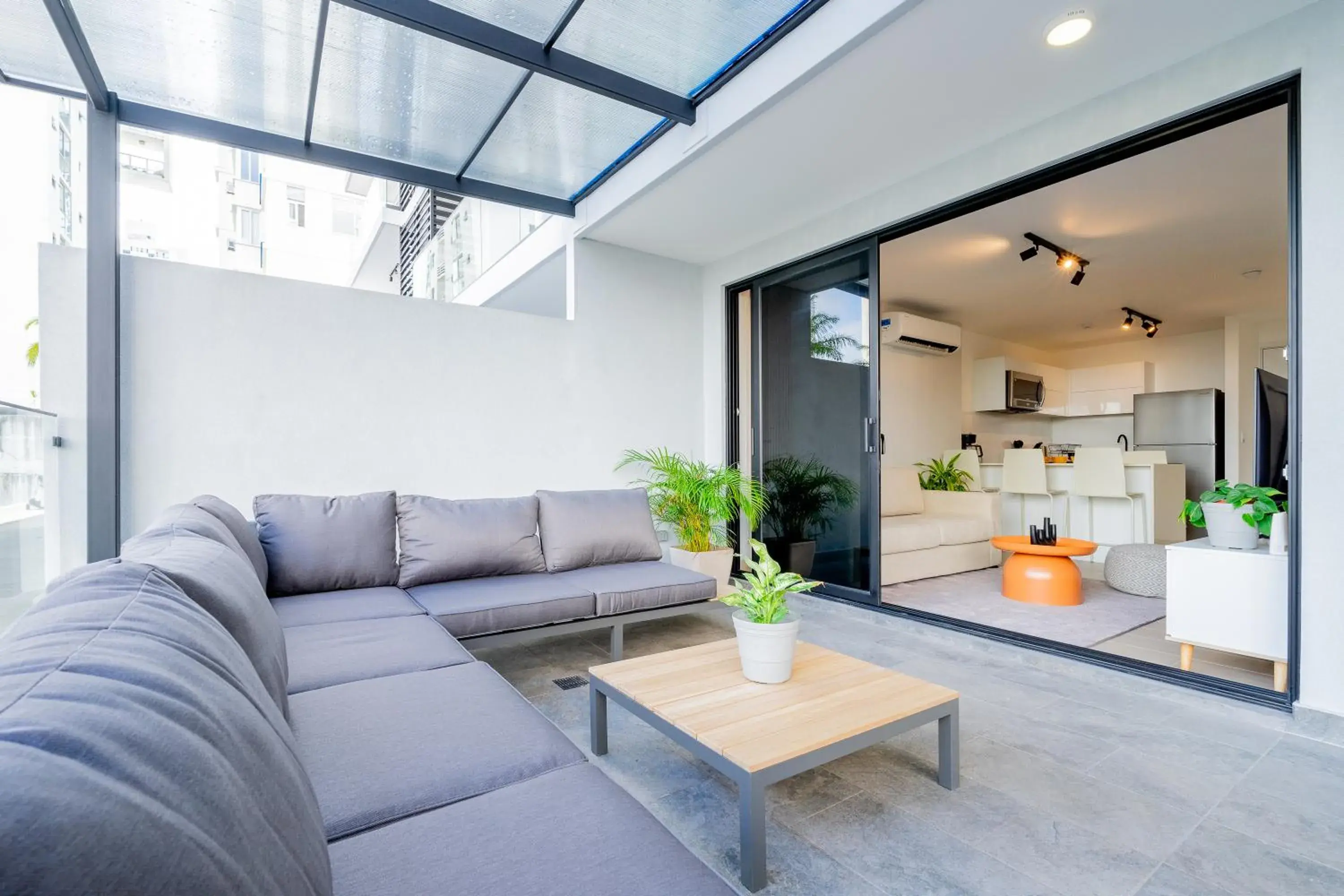 One-Bedroom Apartment with Terrace in Wynwood House San Francisco One-Bedroom Apartment with Terrace in Wynwood House San Francisco