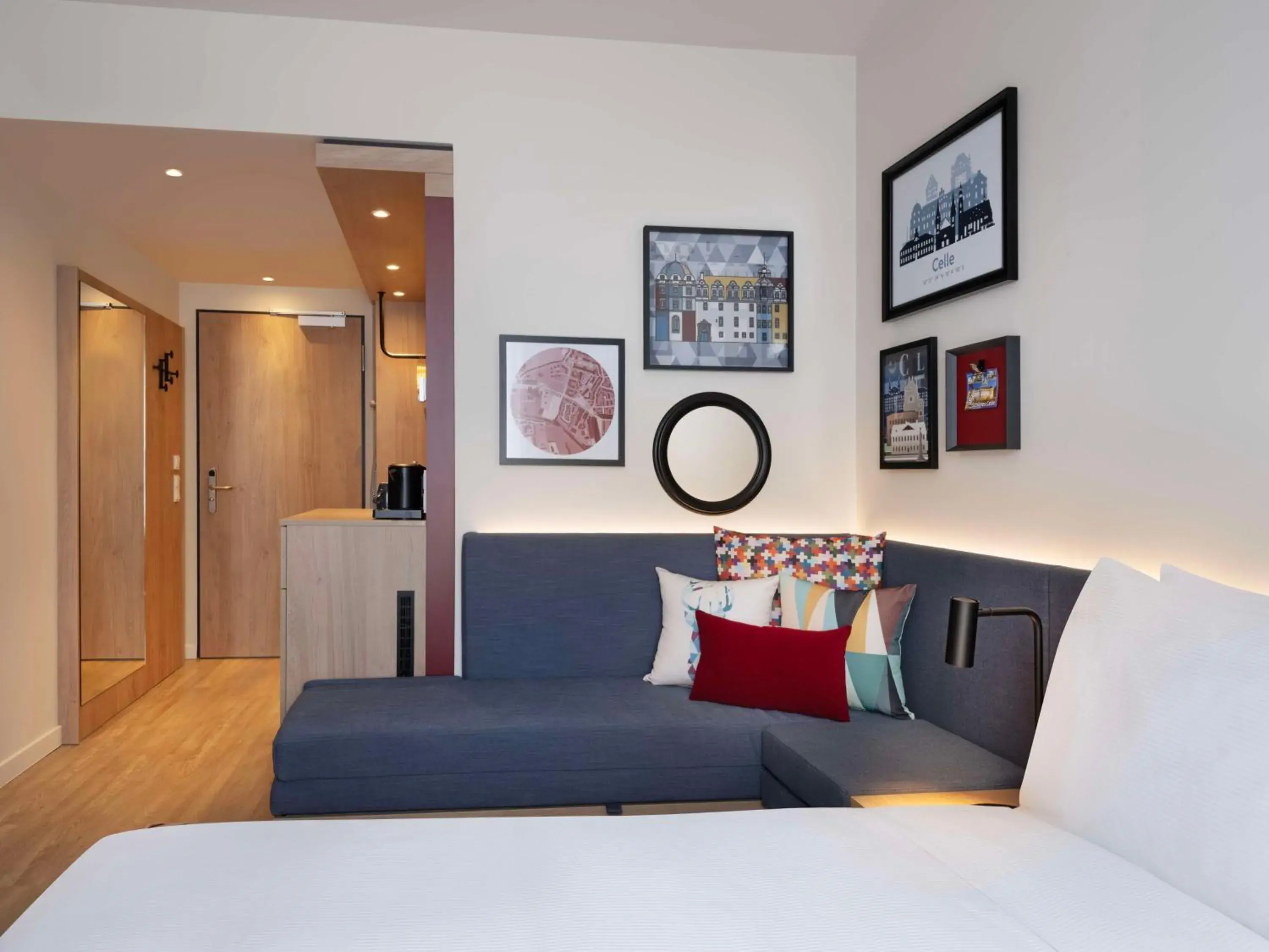 Queen Room with Sofa Bed in Hampton By Hilton Celle Queen Room with Sofa Bed in Hampton By Hilton Celle