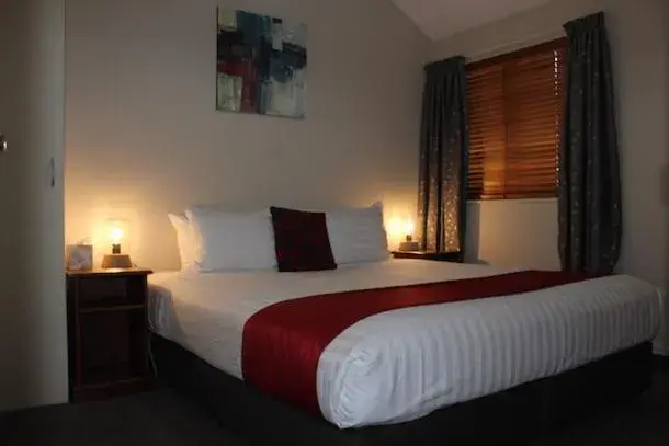 Deluxe One Bedroom Suite in Gladstone Motel Deluxe One Bedroom Suite in Gladstone Motel