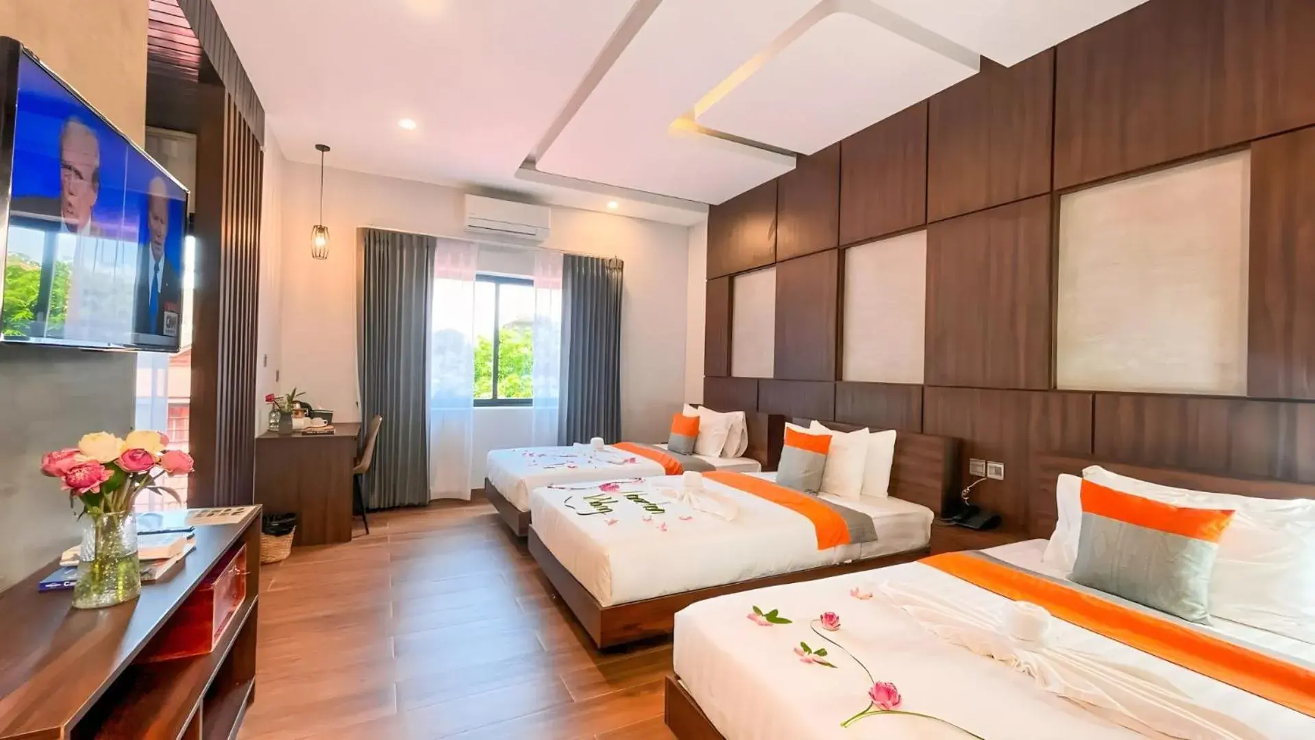 Triple Room with Balcony - Free Pick Up in The Luxury Triple Room with Balcony - Free Pick Up in The Luxury