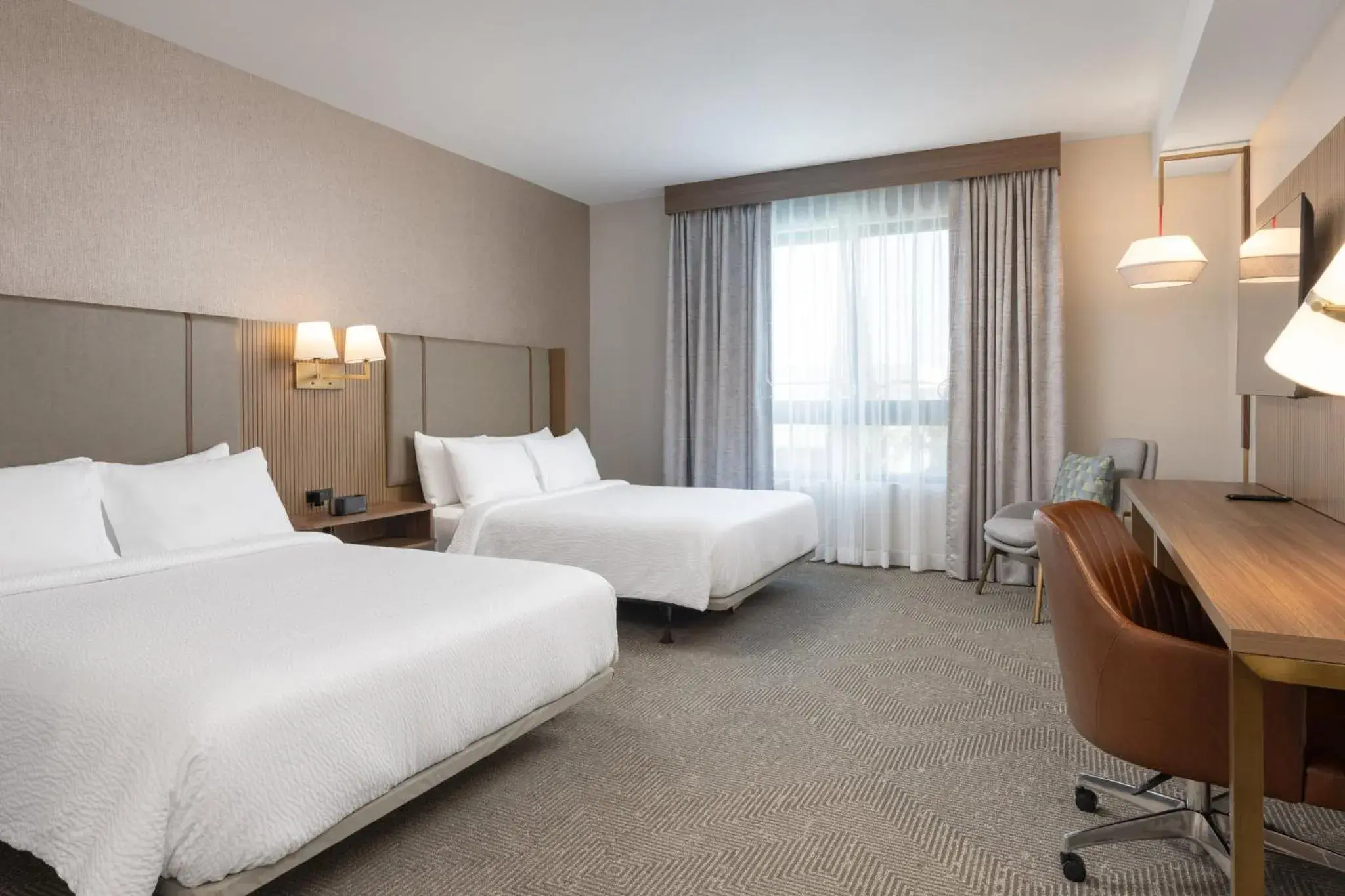 Standard Queen Room with Two Queen Beds and Mobility Accessible Tub in Holiday Inn & Suites Monterey Park – Los Angeles by IHG Standard Queen Room with Two Queen Beds and Mobility Accessible Tub in Holiday Inn & Suites Monterey Park – Los Angeles by IHG