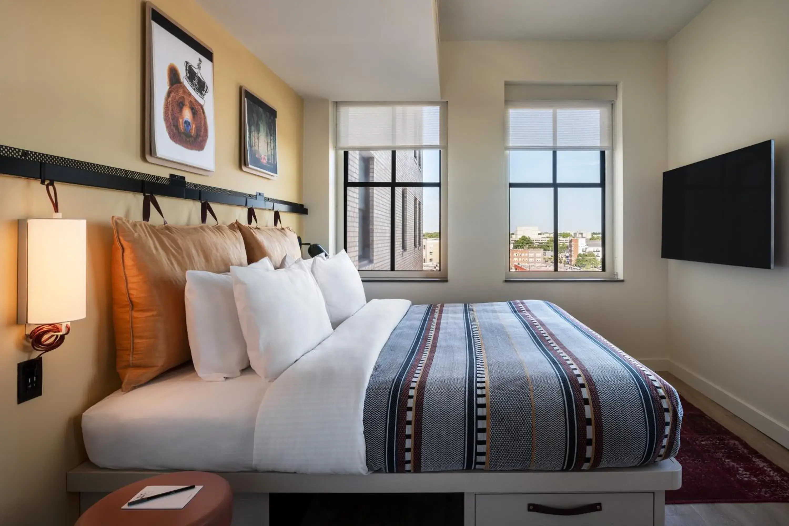 King Room with Twin Bunk bed and City View in Moxy Springfield Downtown King Room with Twin Bunk bed and City View in Moxy Springfield Downtown