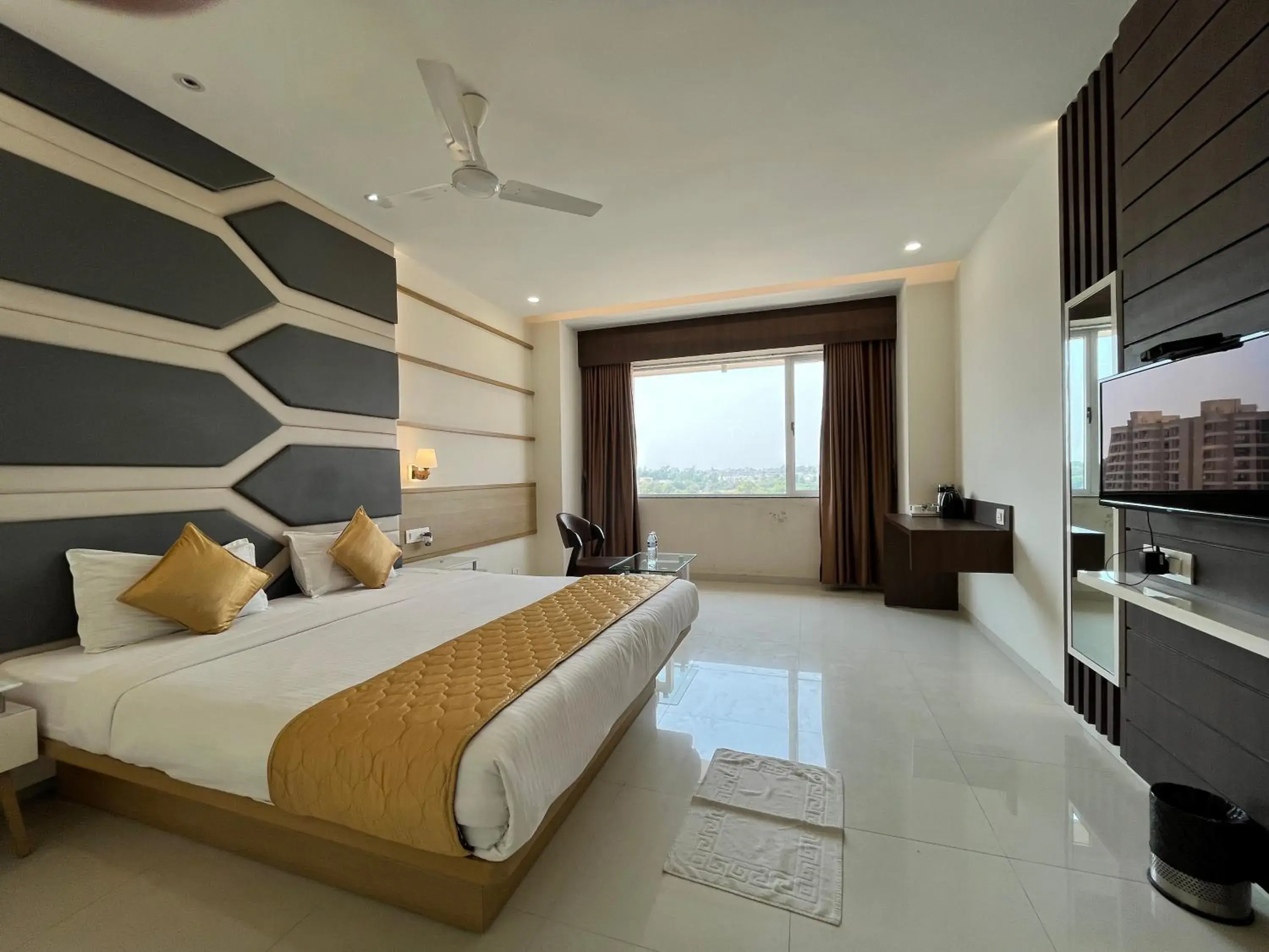 Deluxe Double Room - single occupancy in Hotel Grand Darshan Vadodara Deluxe Double Room - single occupancy in Hotel Grand Darshan Vadodara