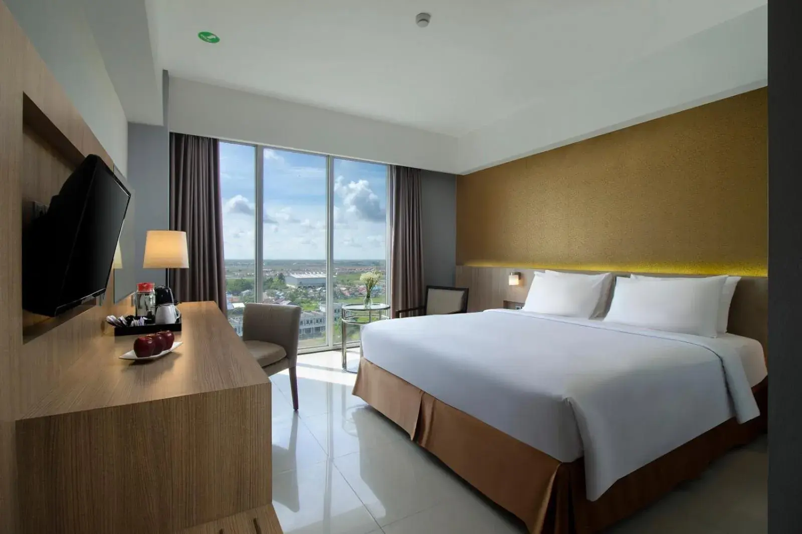 Deluxe Double Room in Grand Tan Banjarmasin Hotel & Convention Center Deluxe Double Room in Grand Tan Banjarmasin Hotel & Convention Center