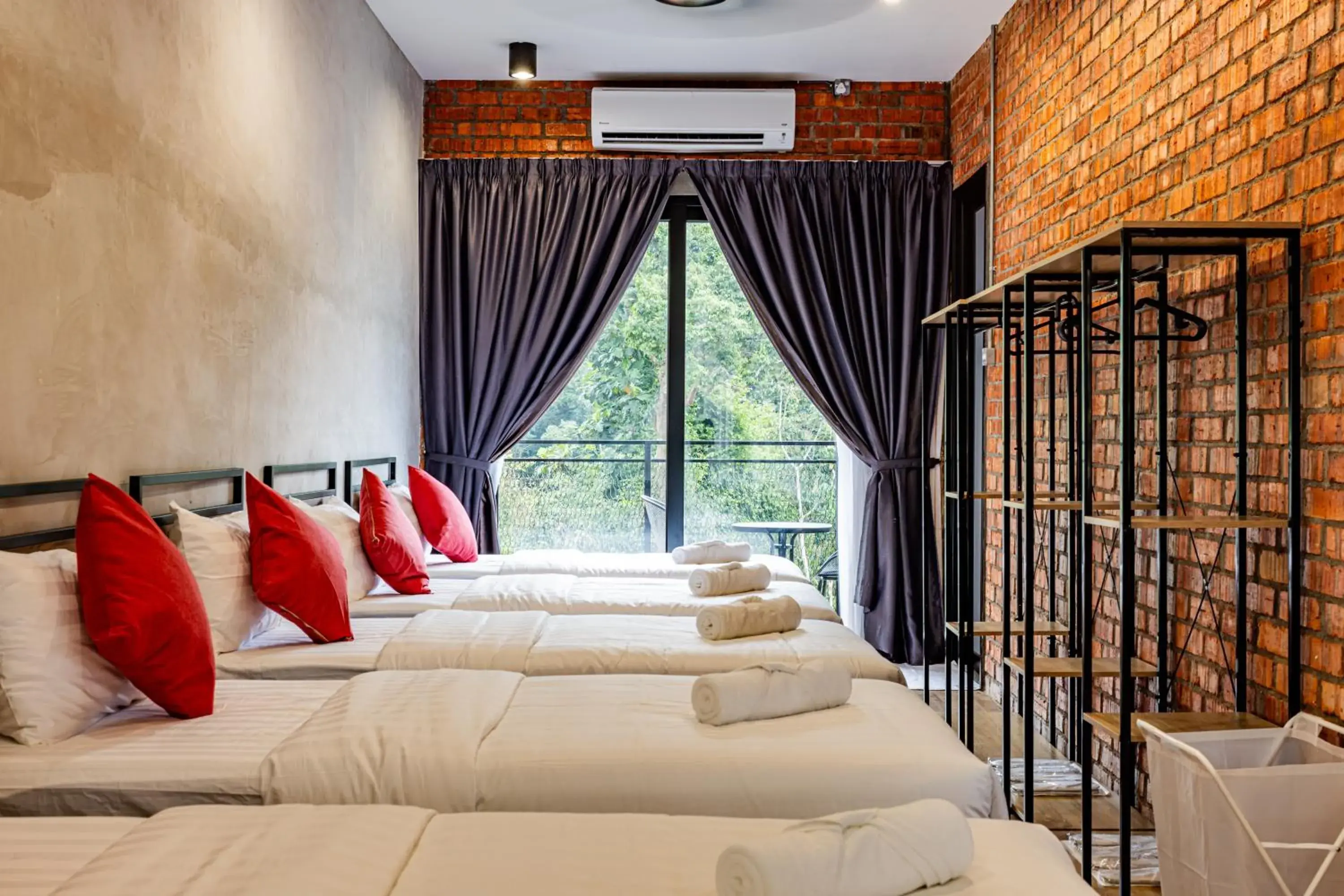 Family Room with Mountain View in Sebayu Retreat Gopeng Family Room with Mountain View in Sebayu Retreat Gopeng