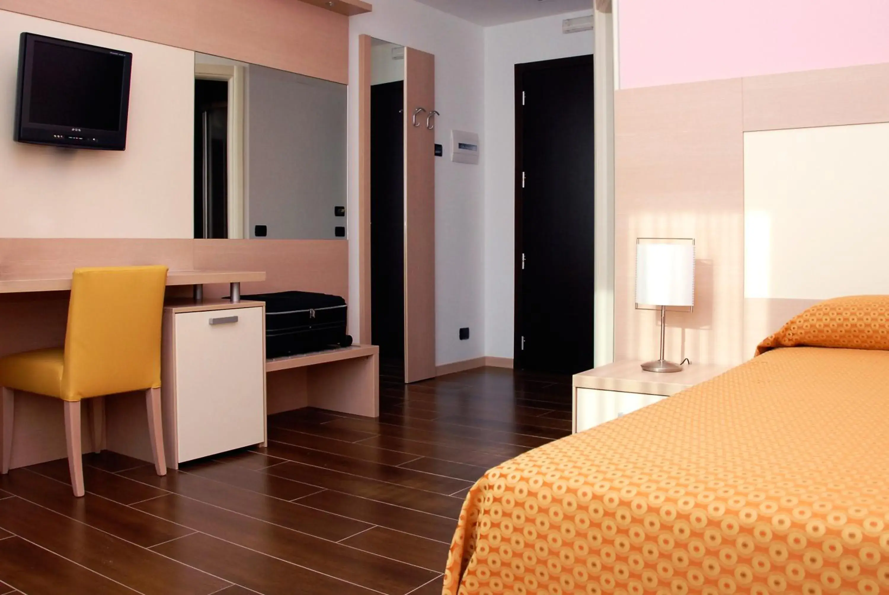 Comfort Single Room in Groane Hotel Residence Comfort Single Room in Groane Hotel Residence