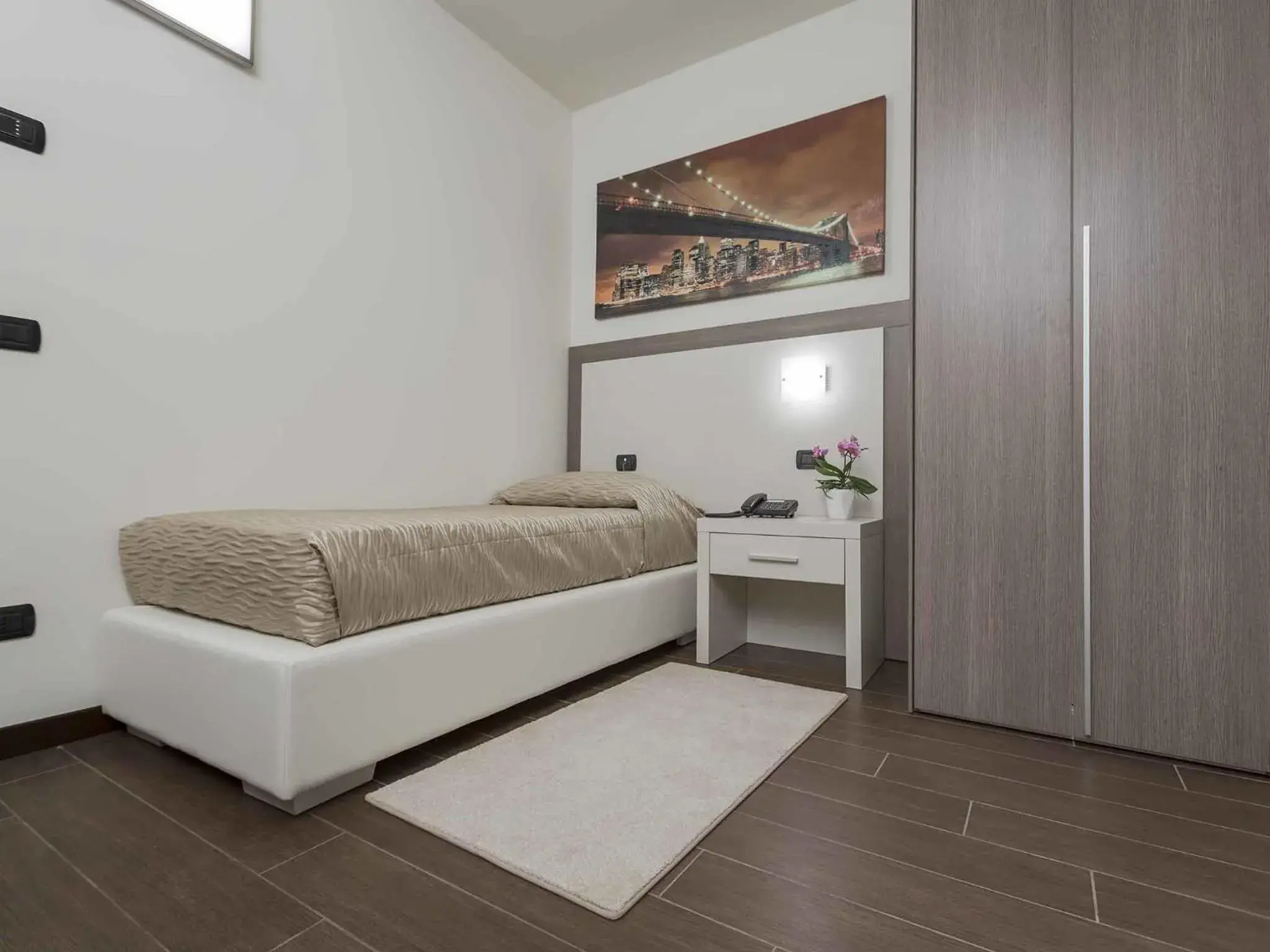 Business Single Room in Ferrari Hotel Business Single Room in Ferrari Hotel