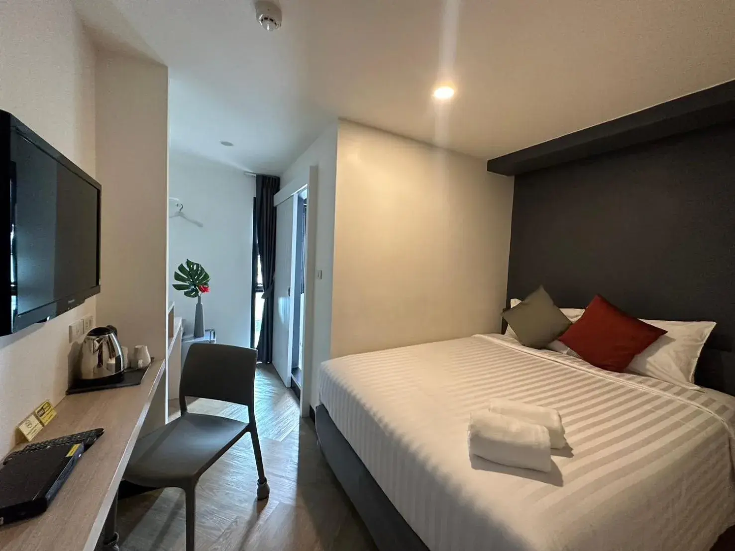 Superior Double Room in 14 Sathorn Hotel Superior Double Room in 14 Sathorn Hotel