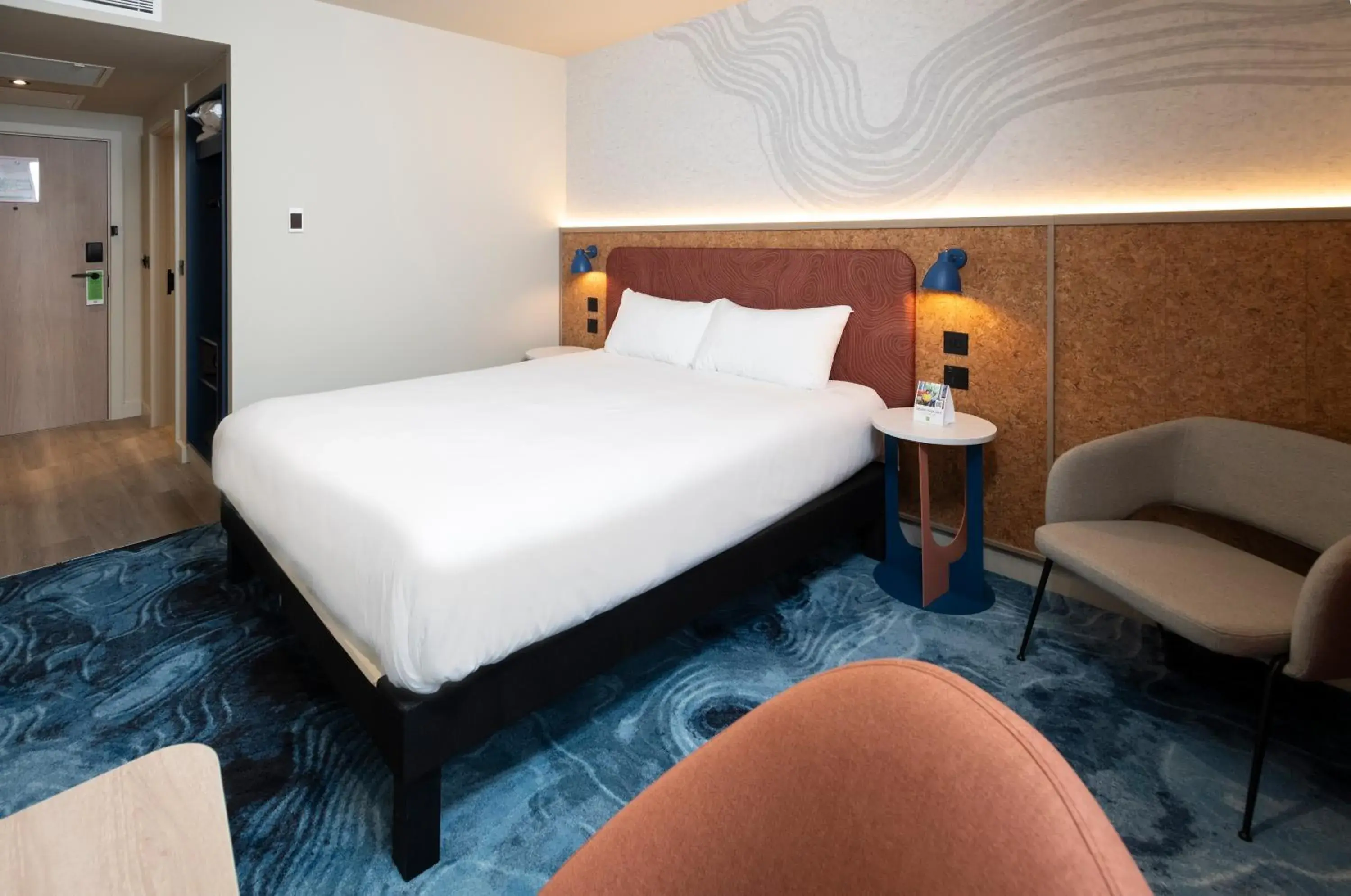 Standard Double Room with King Bed in ibis Styles Burton On Trent Standard Double Room with King Bed in ibis Styles Burton On Trent