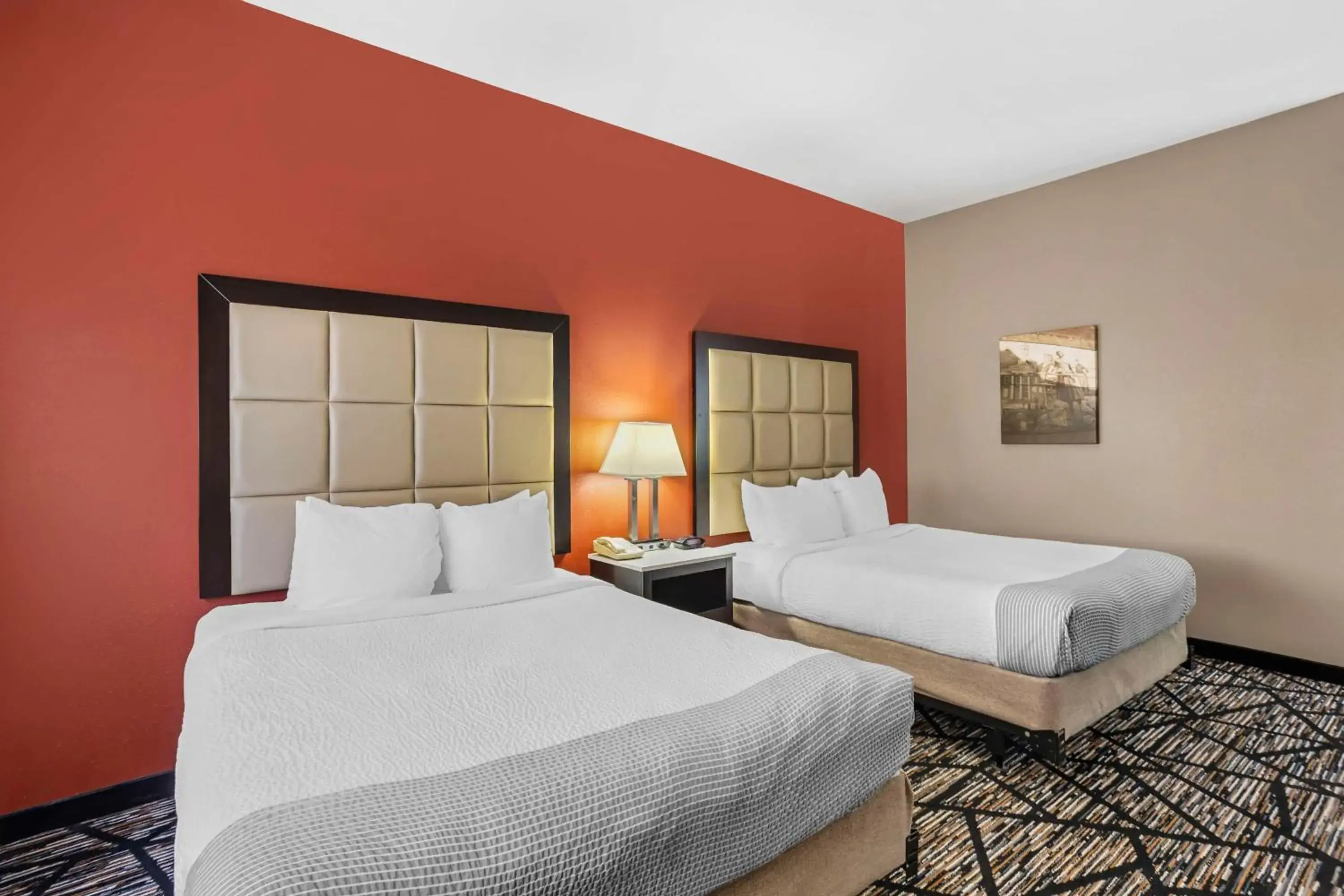 Queen Room with Two Queen Beds and Bath Tub - Mobility Accessible in Best Western Carlisle Queen Room with Two Queen Beds and Bath Tub - Mobility Accessible in Best Western Carlisle