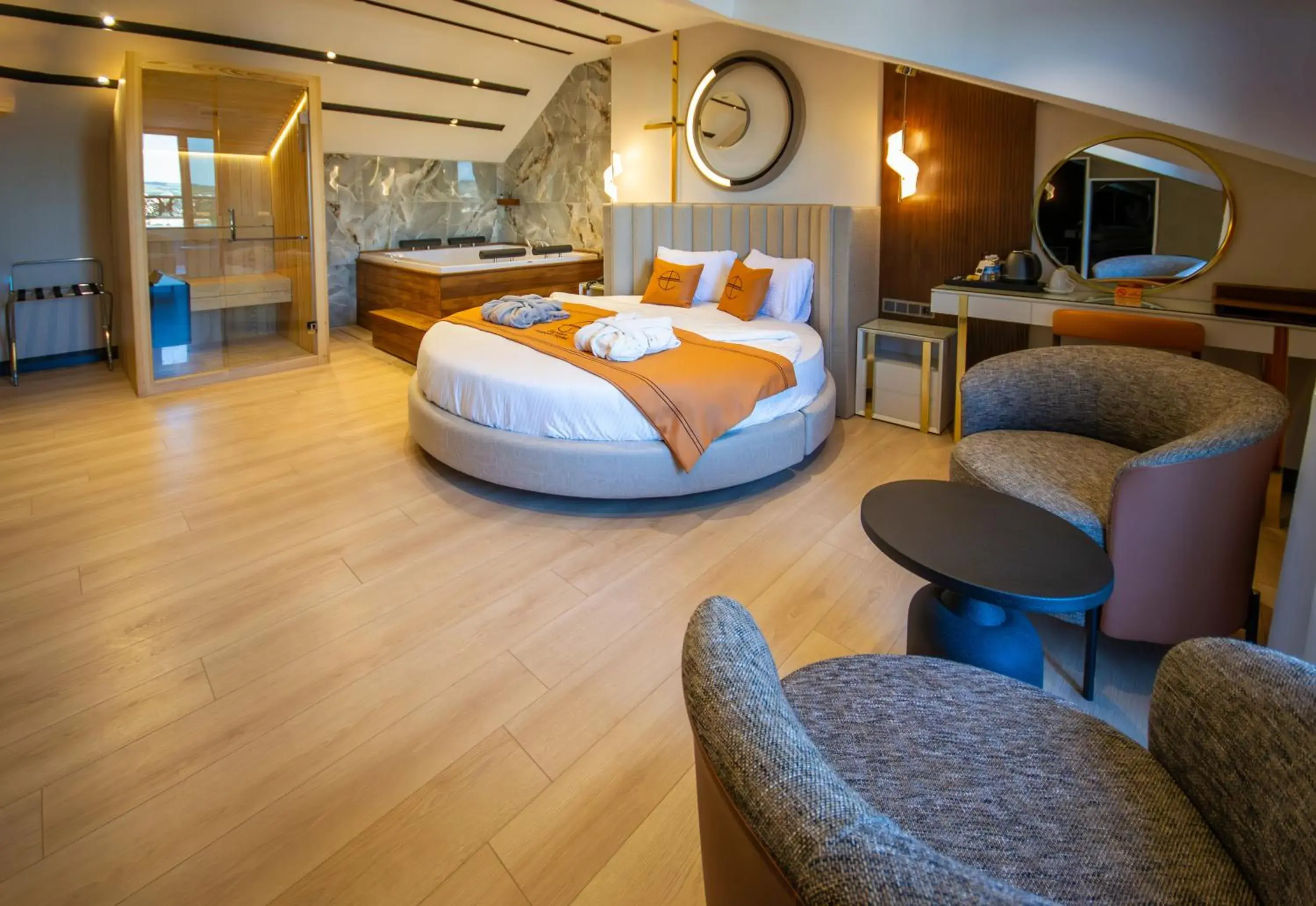 King Suite in Elysian Airport Hotel & Restaurant King Suite in Elysian Airport Hotel & Restaurant