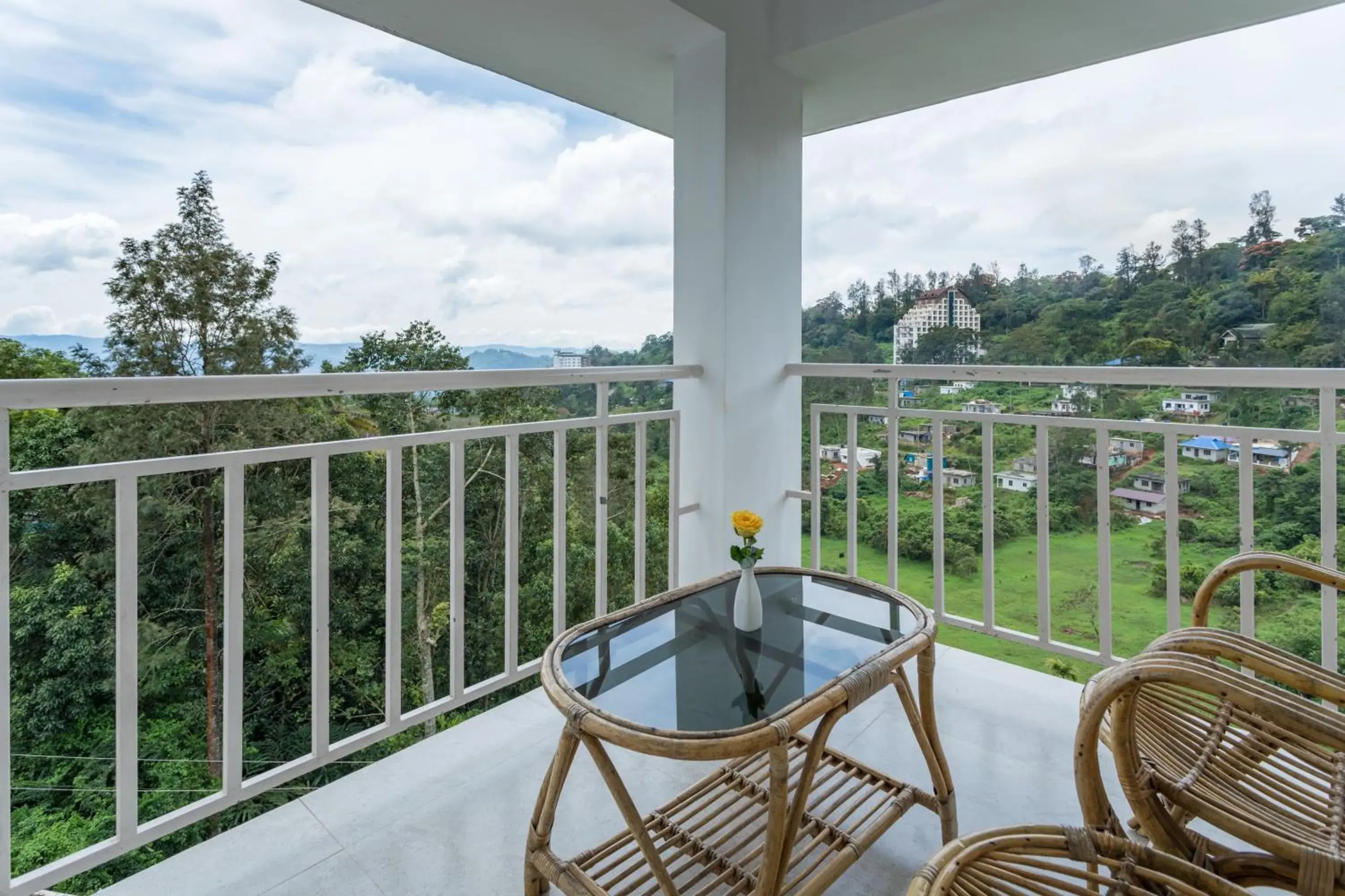 Grand Deluxe in Monsoon Grande Grand Deluxe in Monsoon Grande