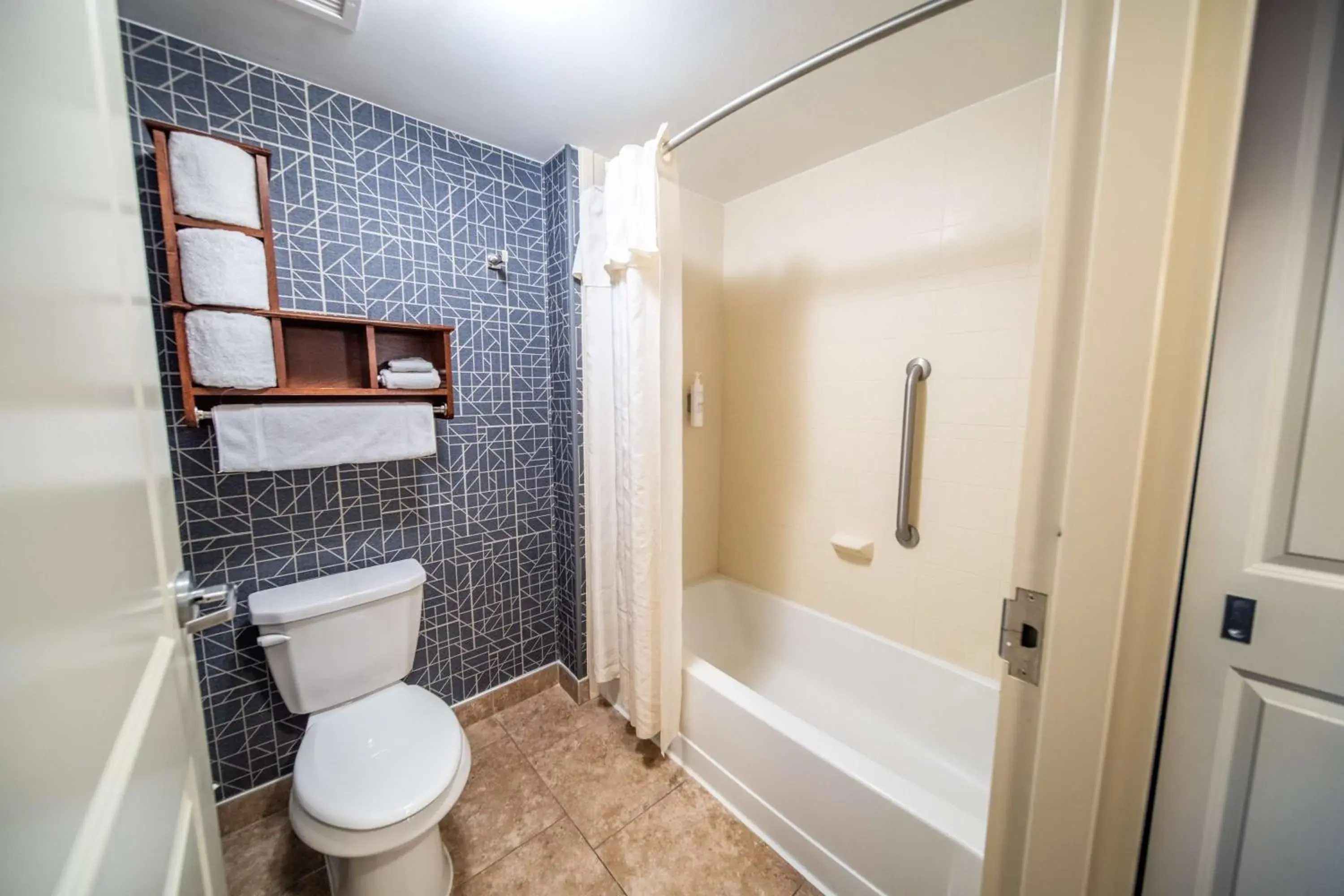 Queen Suite with Two Queen Beds - Hearing Access/Non-Smoking in Homewood Suites by Hilton Rochester Mayo Clinic-St. Marys Campus Queen Suite with Two Queen Beds - Hearing Access/Non-Smoking in Homewood Suites by Hilton Rochester Mayo Clinic-St. Marys Campus