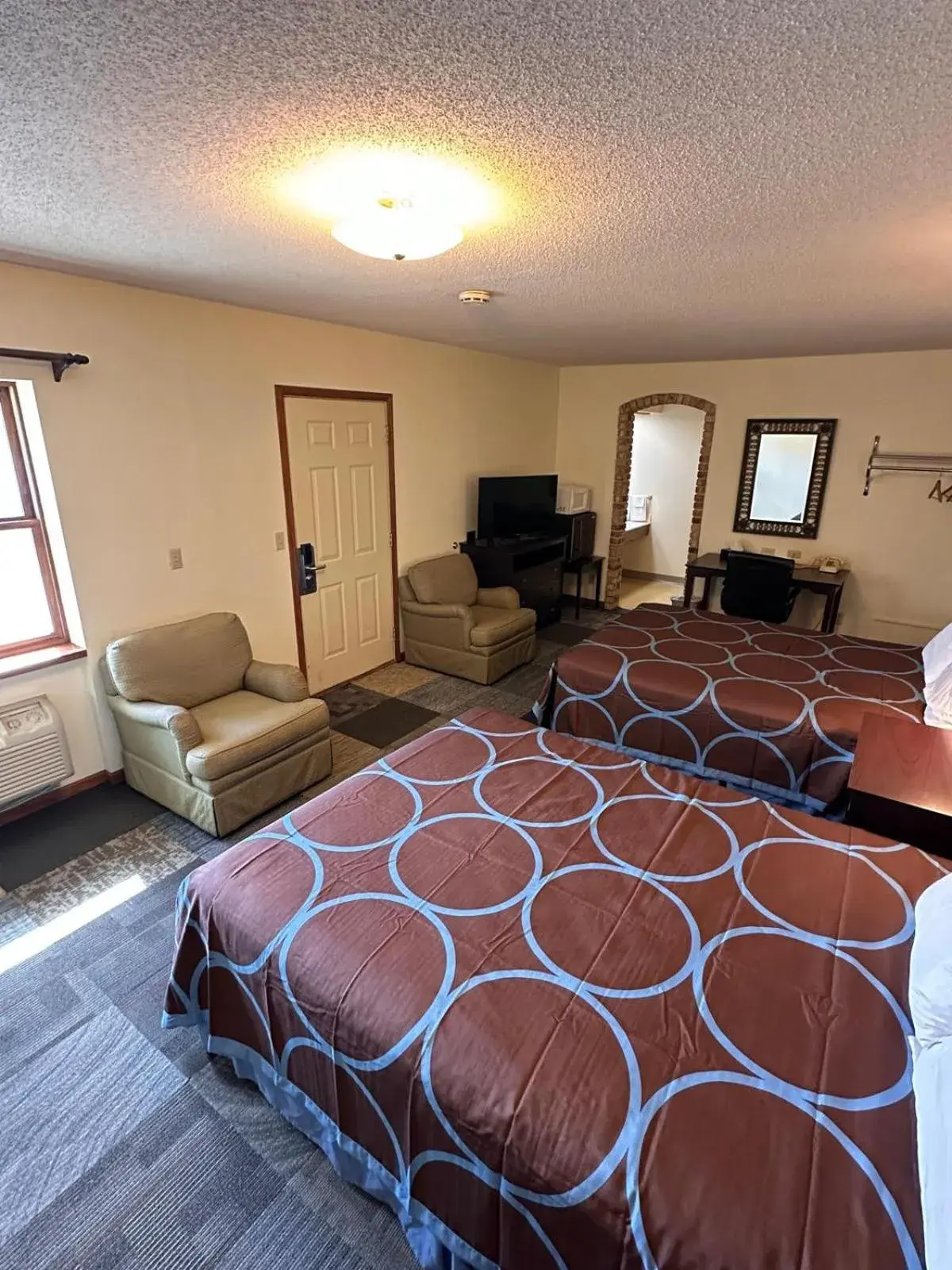 Queen Room with Two Queen Beds - Non-Smoking in AmeriVu Inn & Suites - St Croix Falls Queen Room with Two Queen Beds - Non-Smoking in AmeriVu Inn & Suites - St Croix Falls