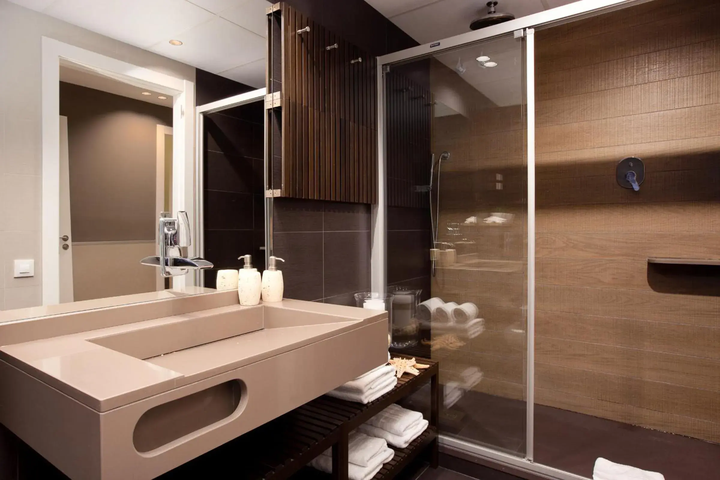 Deluxe Apartment in Enjoybcn Miro Apartments Deluxe Apartment in Enjoybcn Miro Apartments