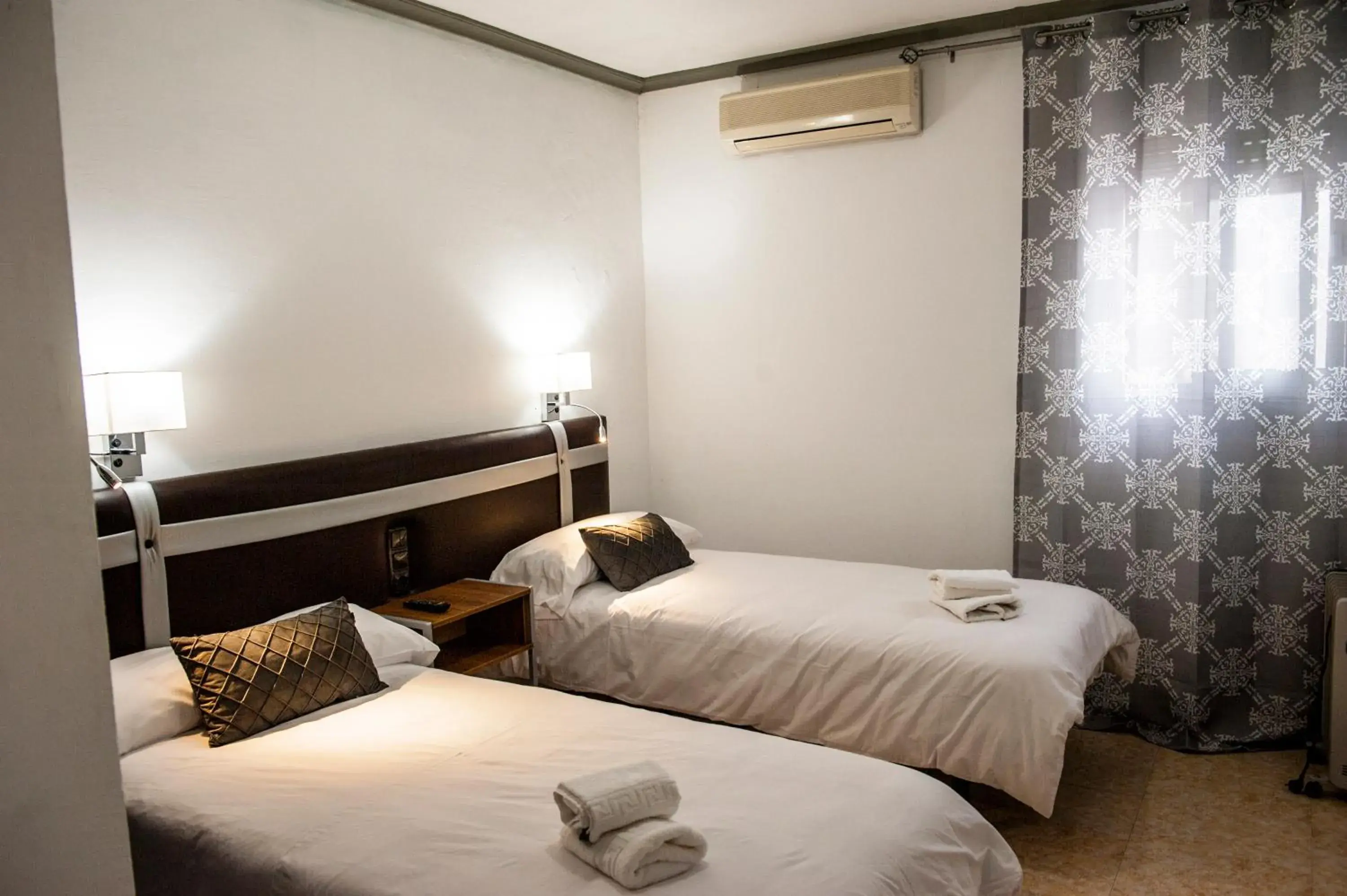 Double or Twin Room - single occupancy in HOSTAL LAS PALOMAS Double or Twin Room - single occupancy in HOSTAL LAS PALOMAS