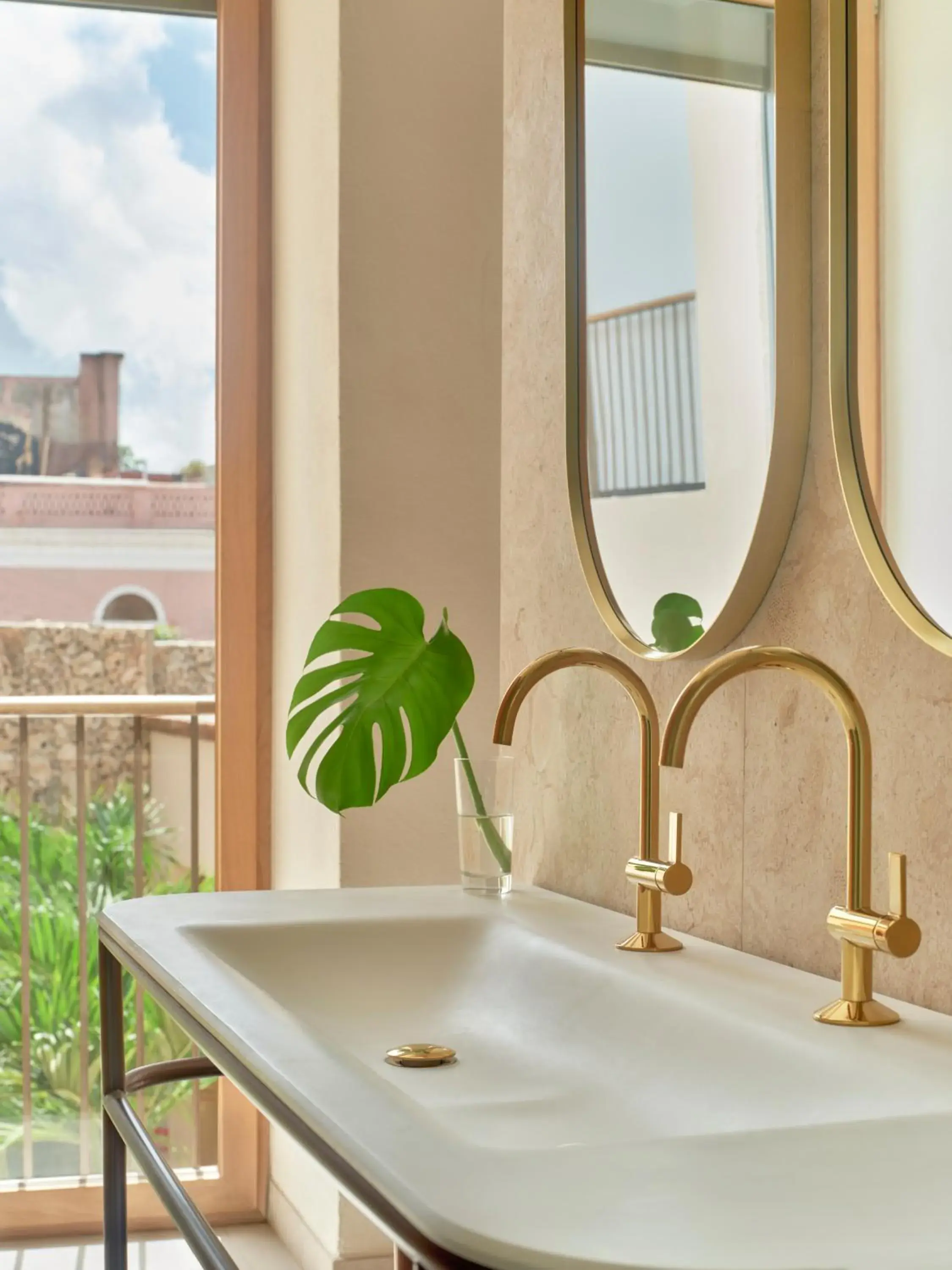 Colonial Room - Smoking in Kimpton Las Mercedes by IHG Colonial Room - Smoking in Kimpton Las Mercedes by IHG