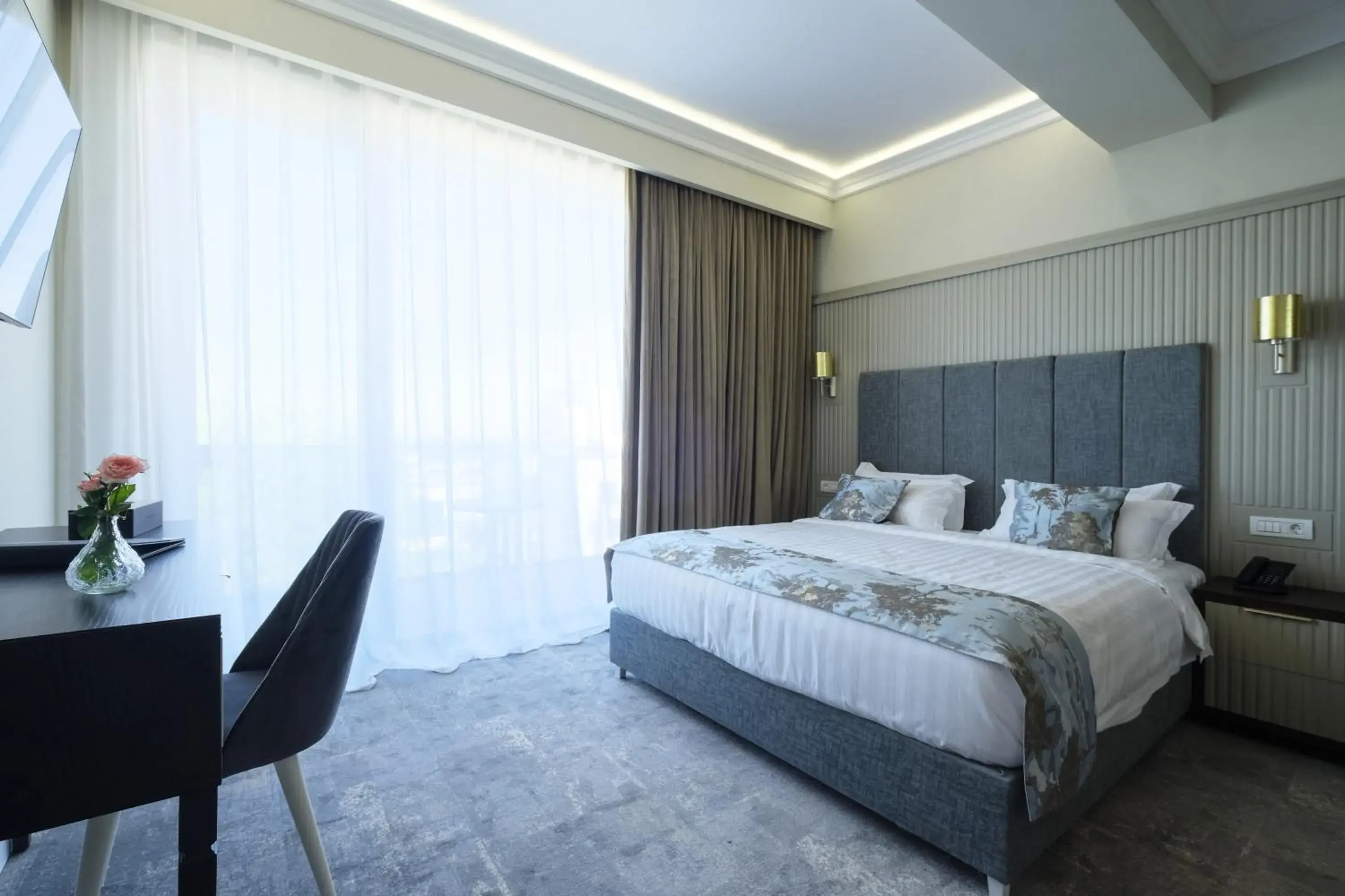 Standard Double Room in Panoramic Mamaia Hotel Standard Double Room in Panoramic Mamaia Hotel