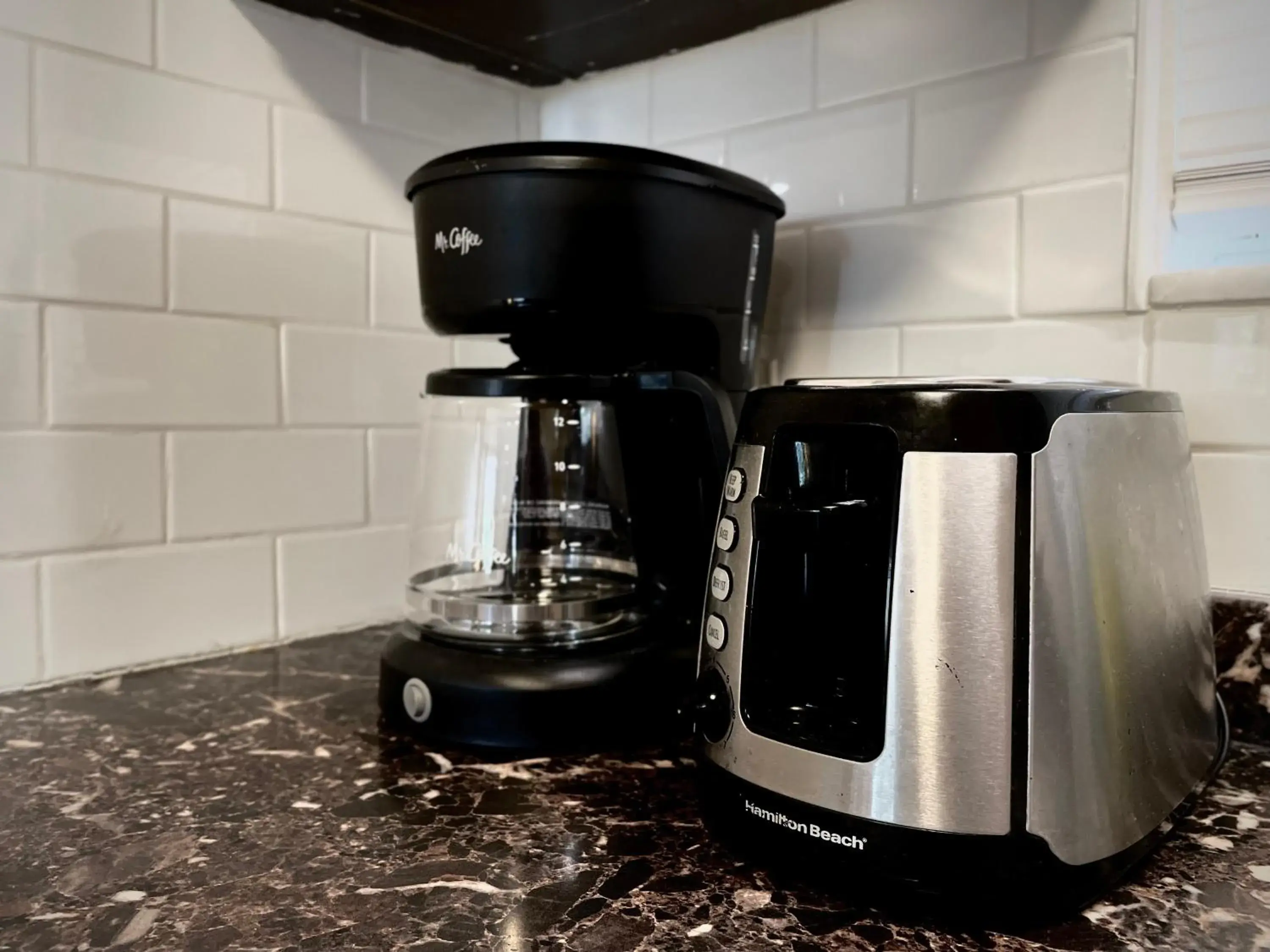 Studio Suite with Pool View in Sheridan Suites Apartments Studio Suite with Pool View in Sheridan Suites Apartments