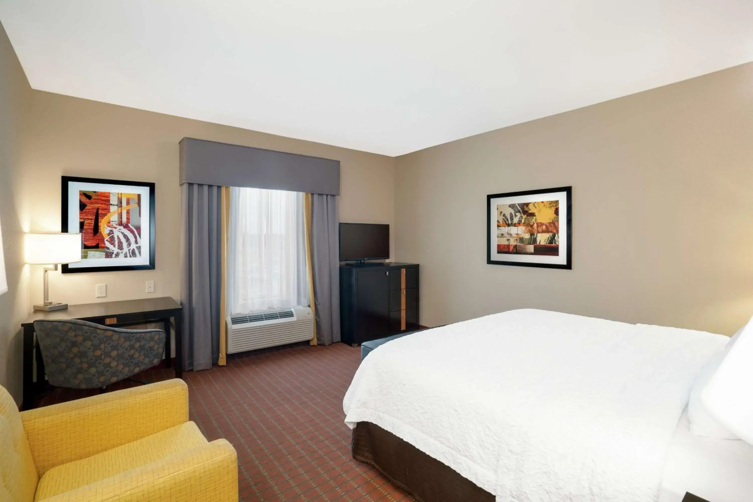 King Room - Non-Smoking in Hampton Inn Marion King Room - Non-Smoking in Hampton Inn Marion