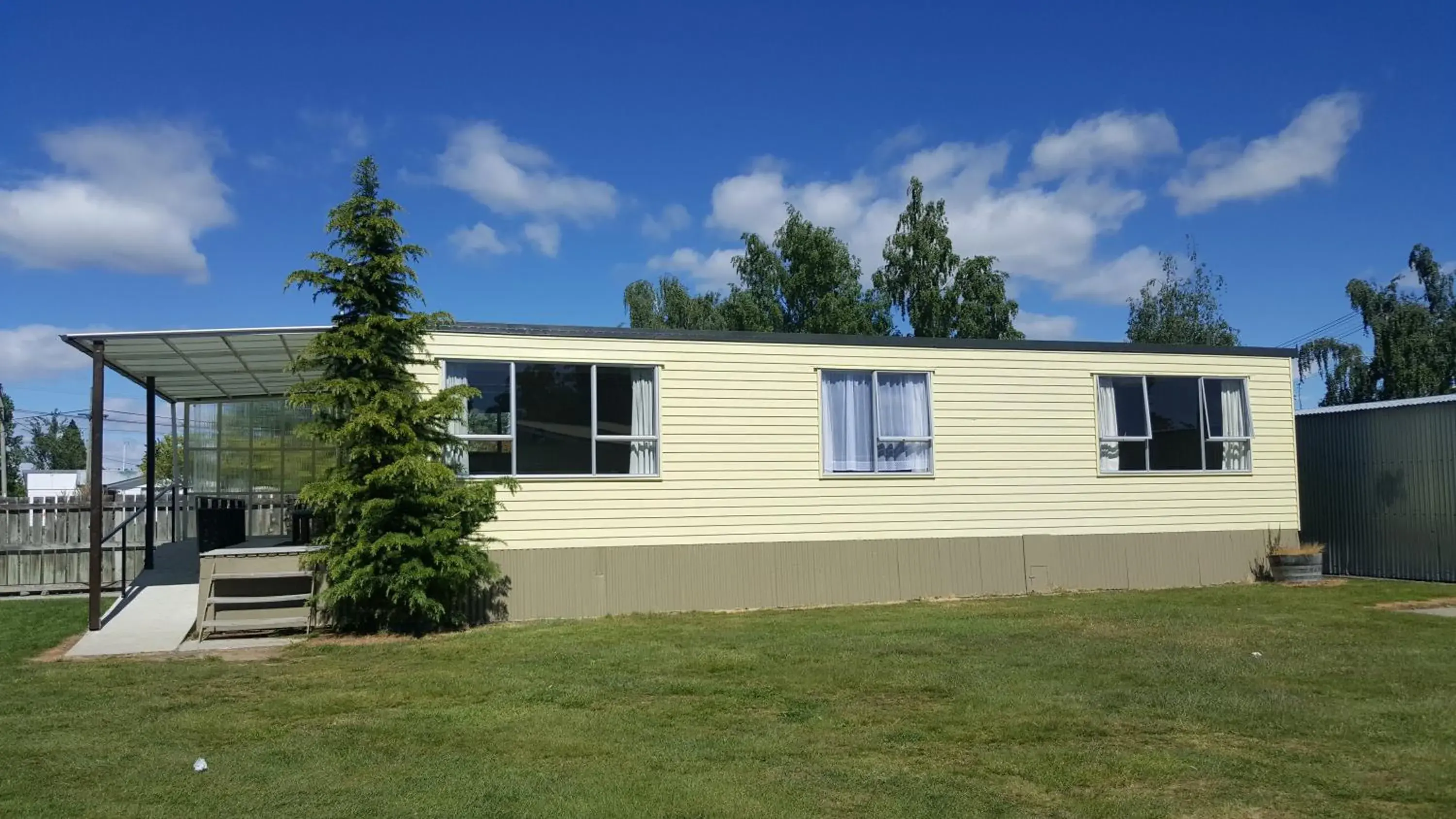 Three-Bedroom Suite in High Country Lodge, Motels & Backpackers Three-Bedroom Suite in High Country Lodge, Motels & Backpackers