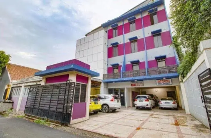 Tobana House Bintaro Tobana House Bintaro