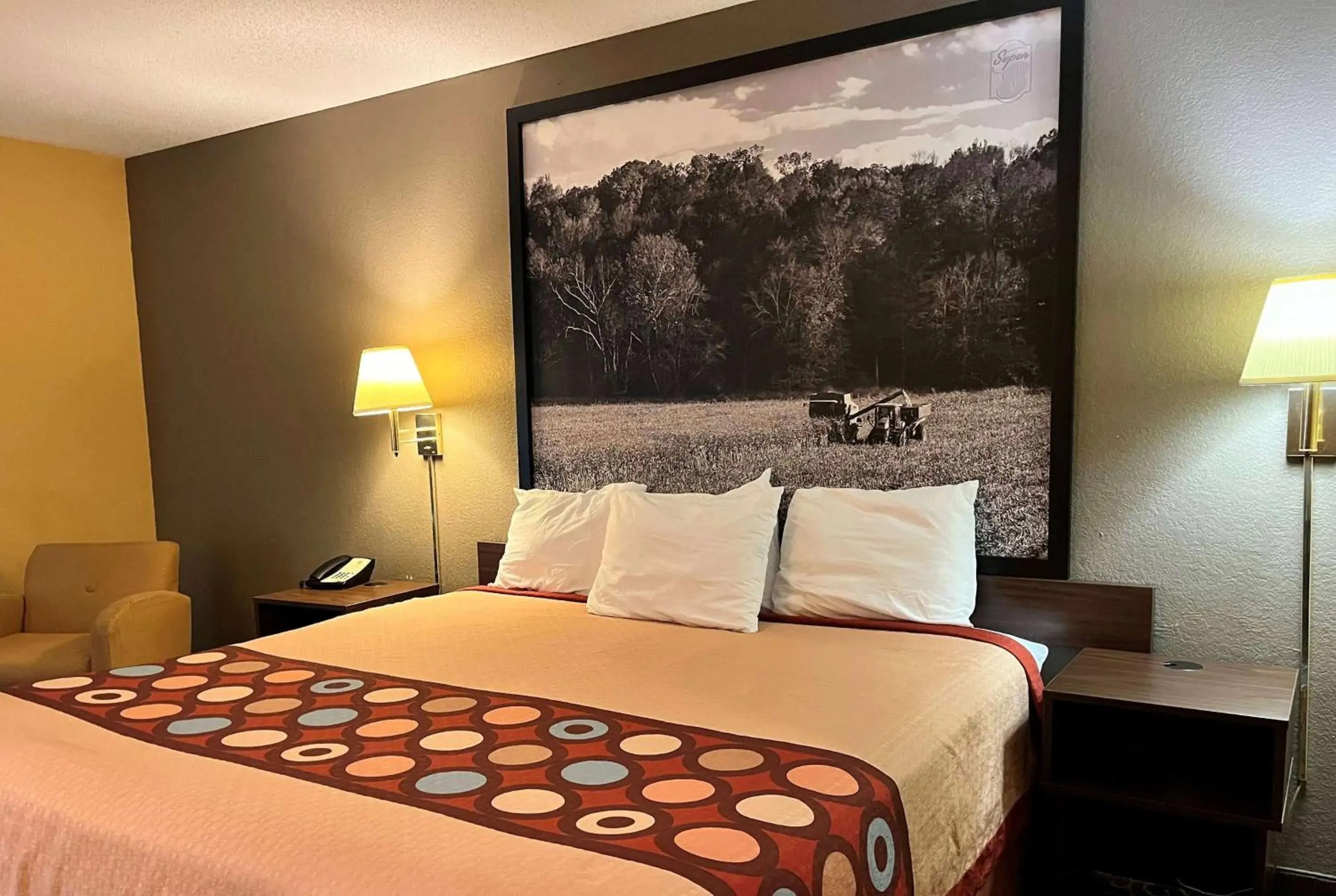 King Room - Disability Access - Non-Smoking in Super 8 by Wyndham Evansville North King Room - Disability Access - Non-Smoking in Super 8 by Wyndham Evansville North