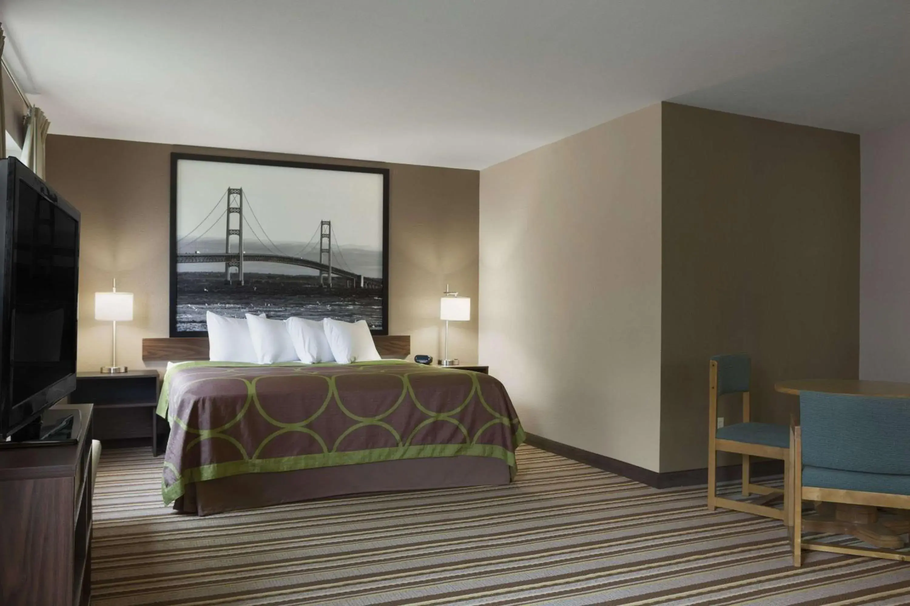 King Suite - Non-Smoking in Super 8 by Wyndham Manistee King Suite - Non-Smoking in Super 8 by Wyndham Manistee