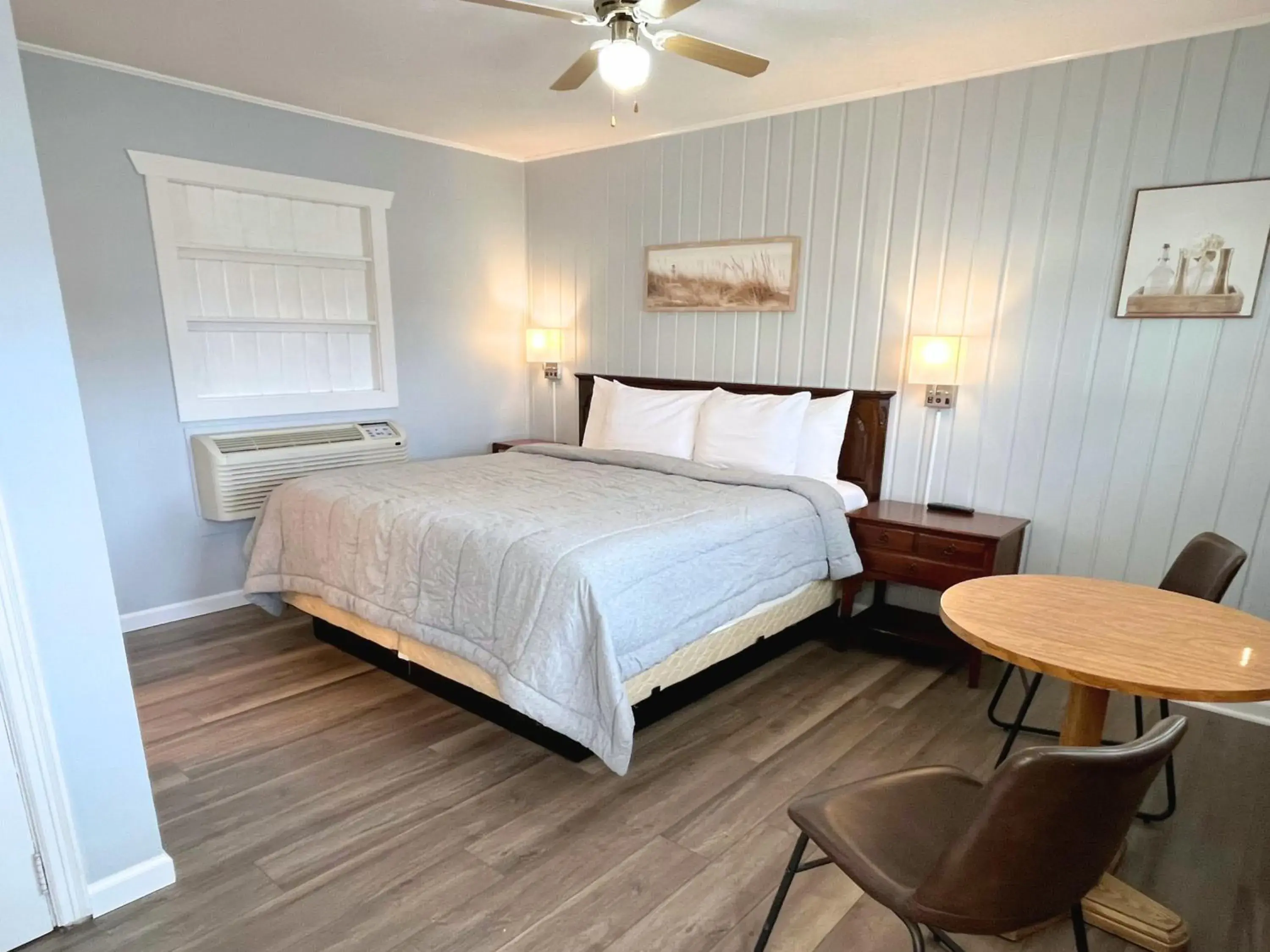 Deluxe King Room in Honor Motel Deluxe King Room in Honor Motel