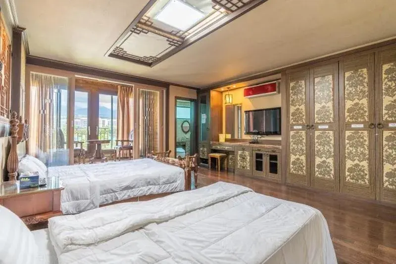 Three-Bedroom Apartment in Jeju Nine Resort Three-Bedroom Apartment in Jeju Nine Resort