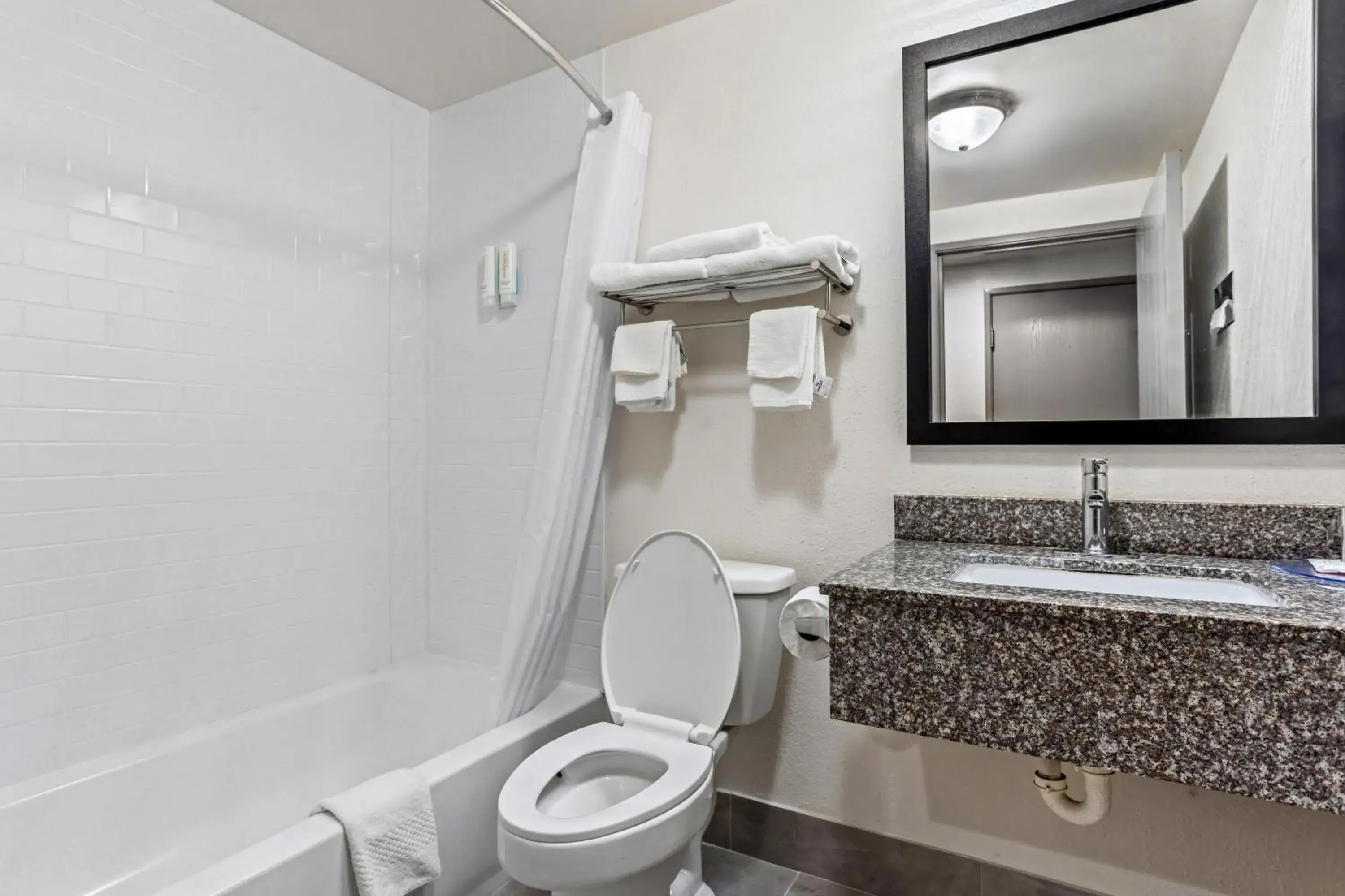 Quadruple Room with Two Queen Beds - Non Smoking in Econo Lodge Quadruple Room with Two Queen Beds - Non Smoking in Econo Lodge