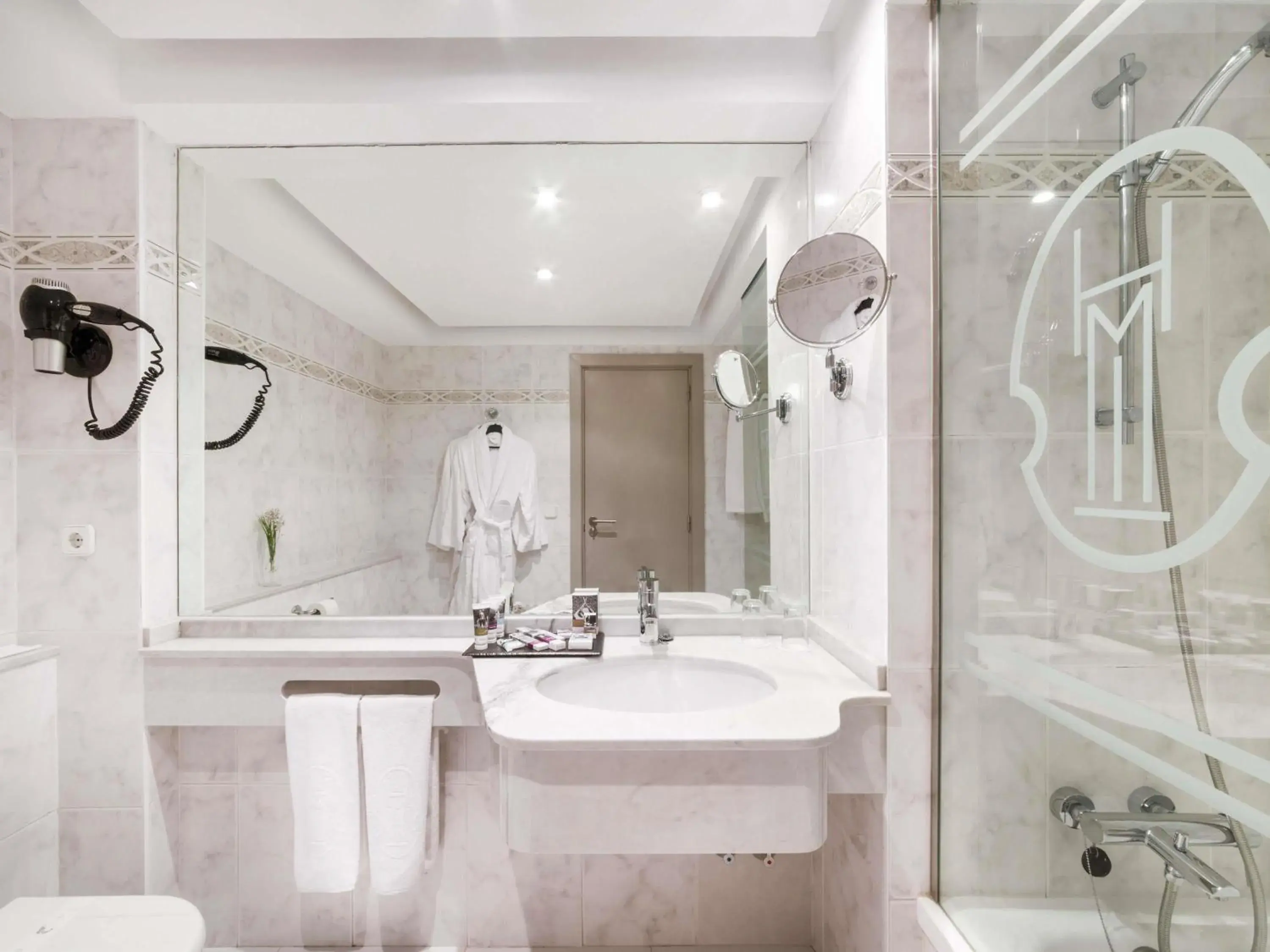 Single Room in Mercure Monte Igueldo Single Room in Mercure Monte Igueldo