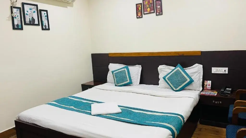 Deluxe Room in Hotel Vinayak Deluxe Room in Hotel Vinayak