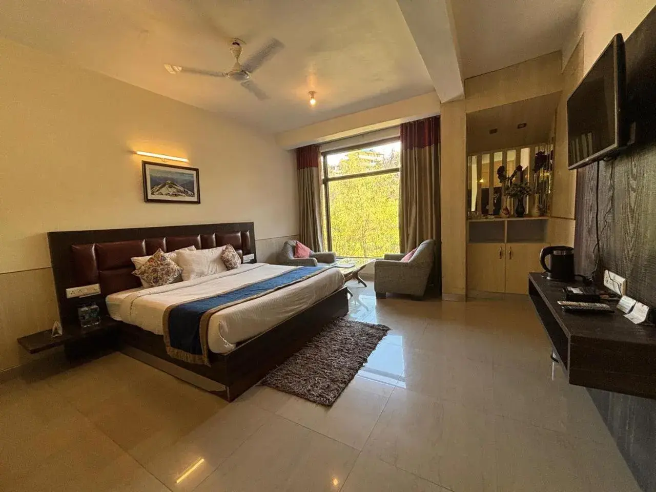 Superior Double Room in Hotel Bob's N Barley Luxury Room Best Hotel in McLeod Ganj Superior Double Room in Hotel Bob's N Barley Luxury Room Best Hotel in McLeod Ganj