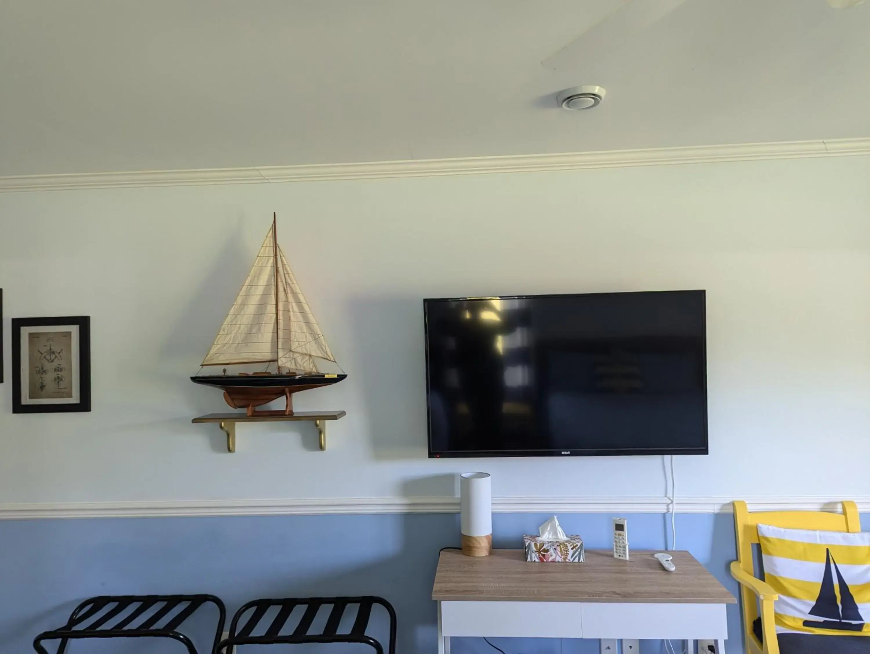 Deluxe Double Room in The Parrsboro Mansion Inn Deluxe Double Room in The Parrsboro Mansion Inn