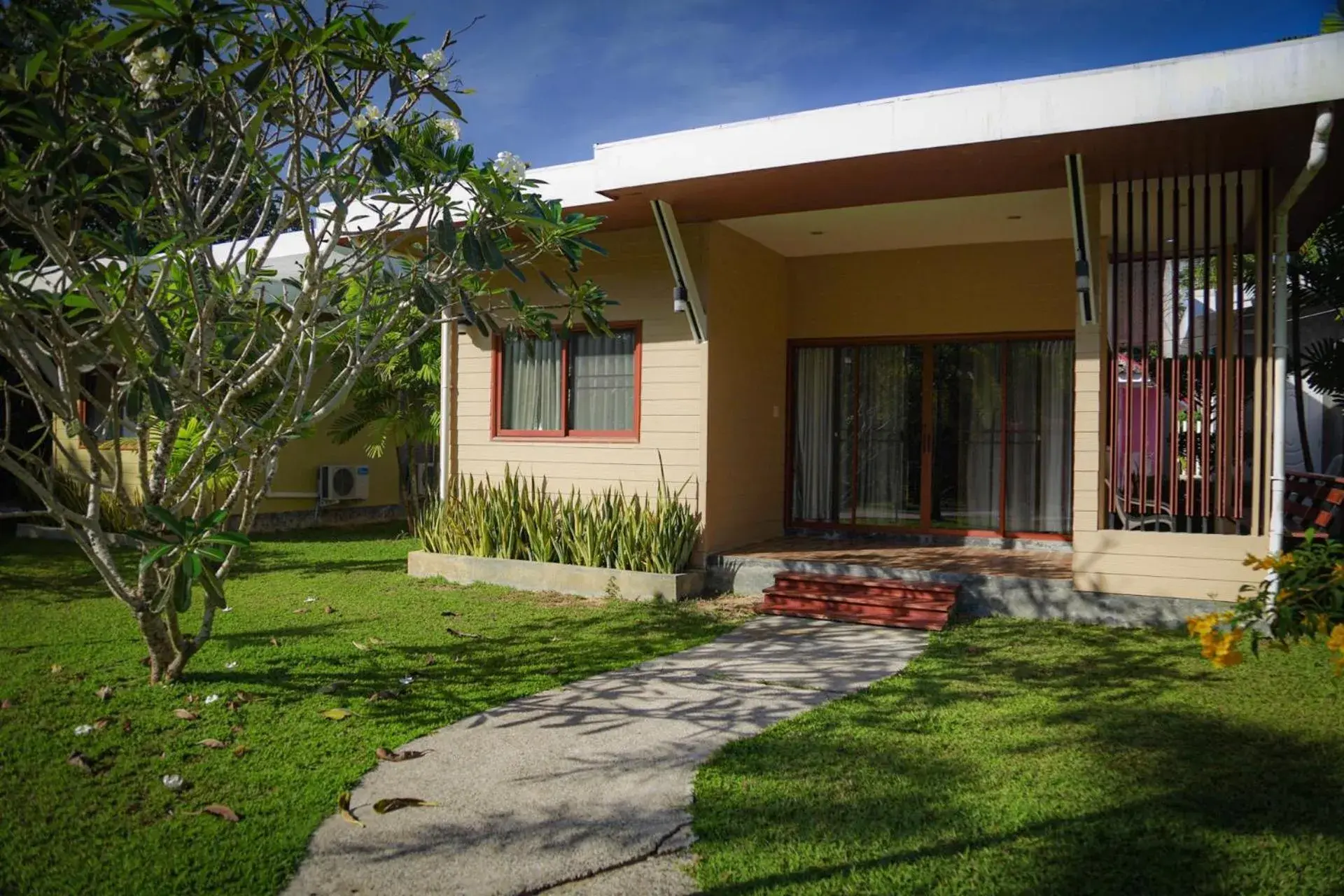 Two-Bedroom Bungalow in Maikhao Home Garden Bungalow Two-Bedroom Bungalow in Maikhao Home Garden Bungalow