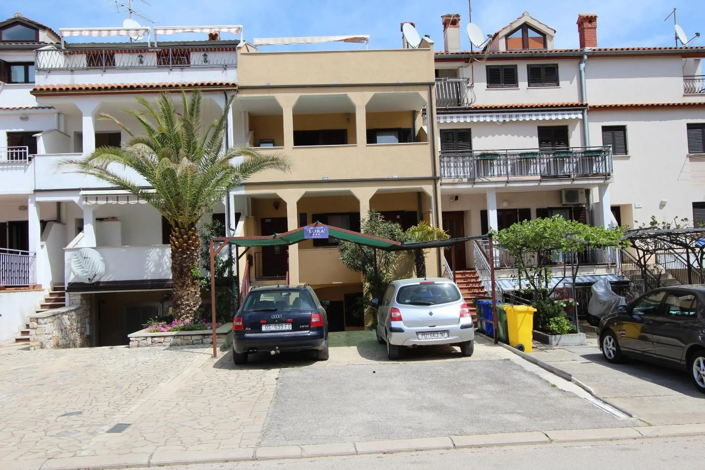 Apartments Lora Apartments Lora