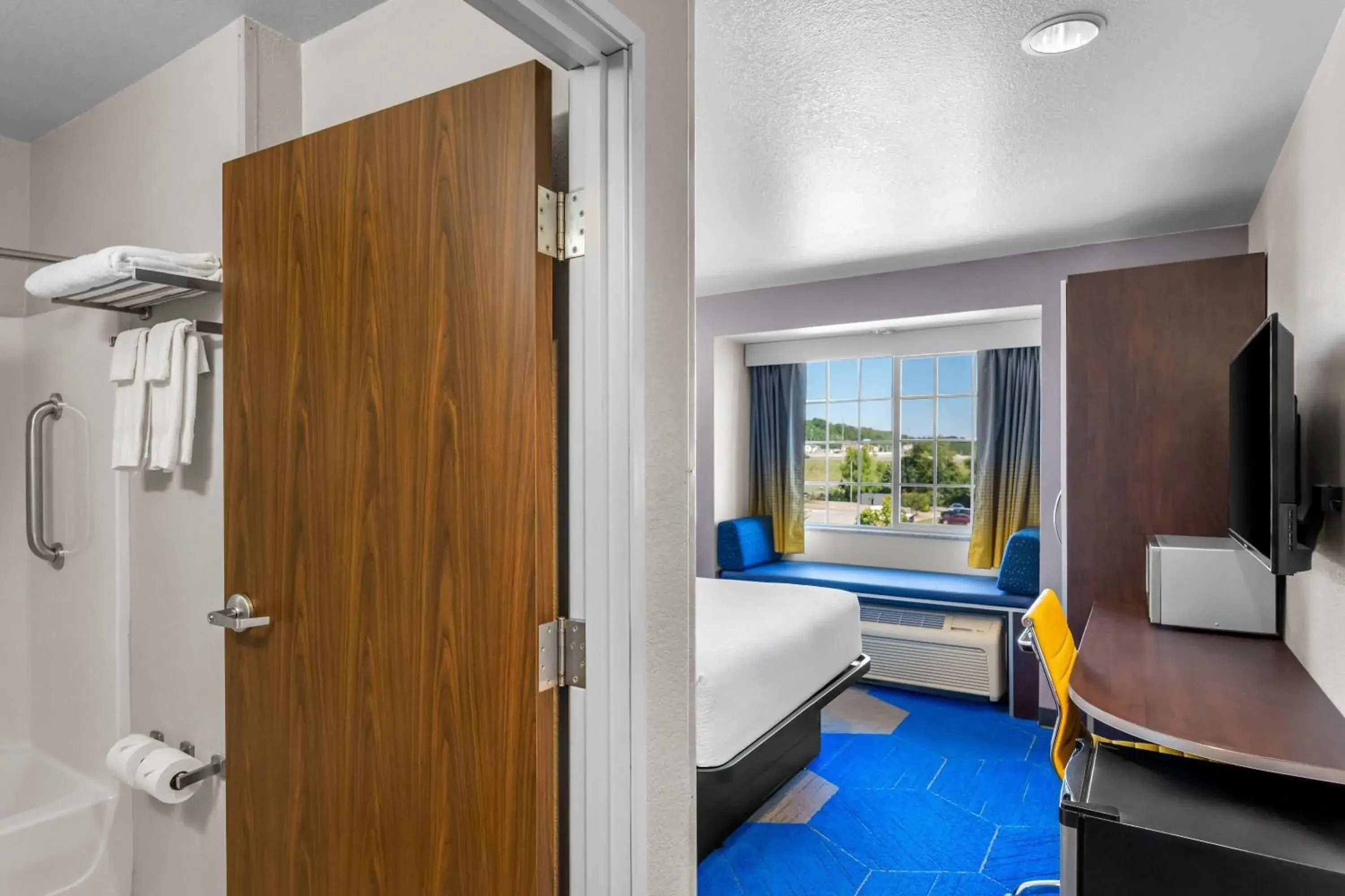 Queen Room - Non-Smoking in Microtel Inn & Suites By Wyndham Conway Queen Room - Non-Smoking in Microtel Inn & Suites By Wyndham Conway