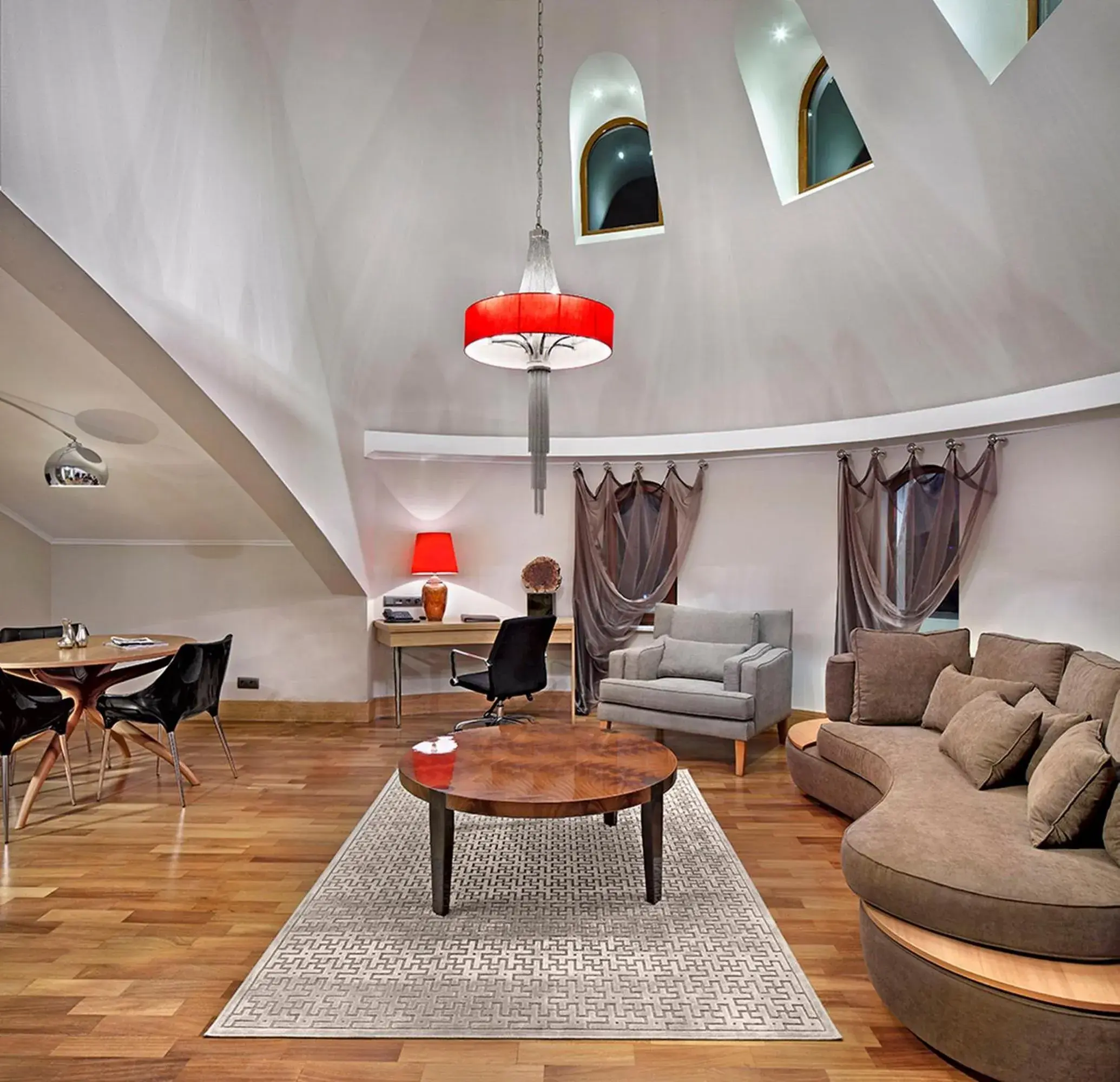 Presidential King Suite - single occupancy - Smoking in Ramada Plaza by Wyndham Eskisehir Presidential King Suite - single occupancy - Smoking in Ramada Plaza by Wyndham Eskisehir