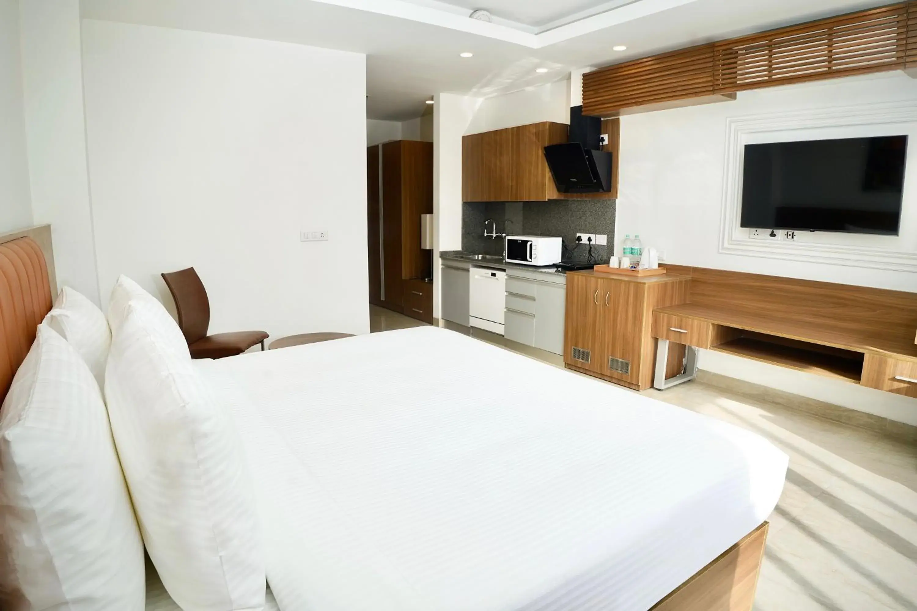 Studio King with Balcony and Kitchenette in Alivaa Hotel Gurugram Sohna Road City Center Studio King with Balcony and Kitchenette in Alivaa Hotel Gurugram Sohna Road City Center