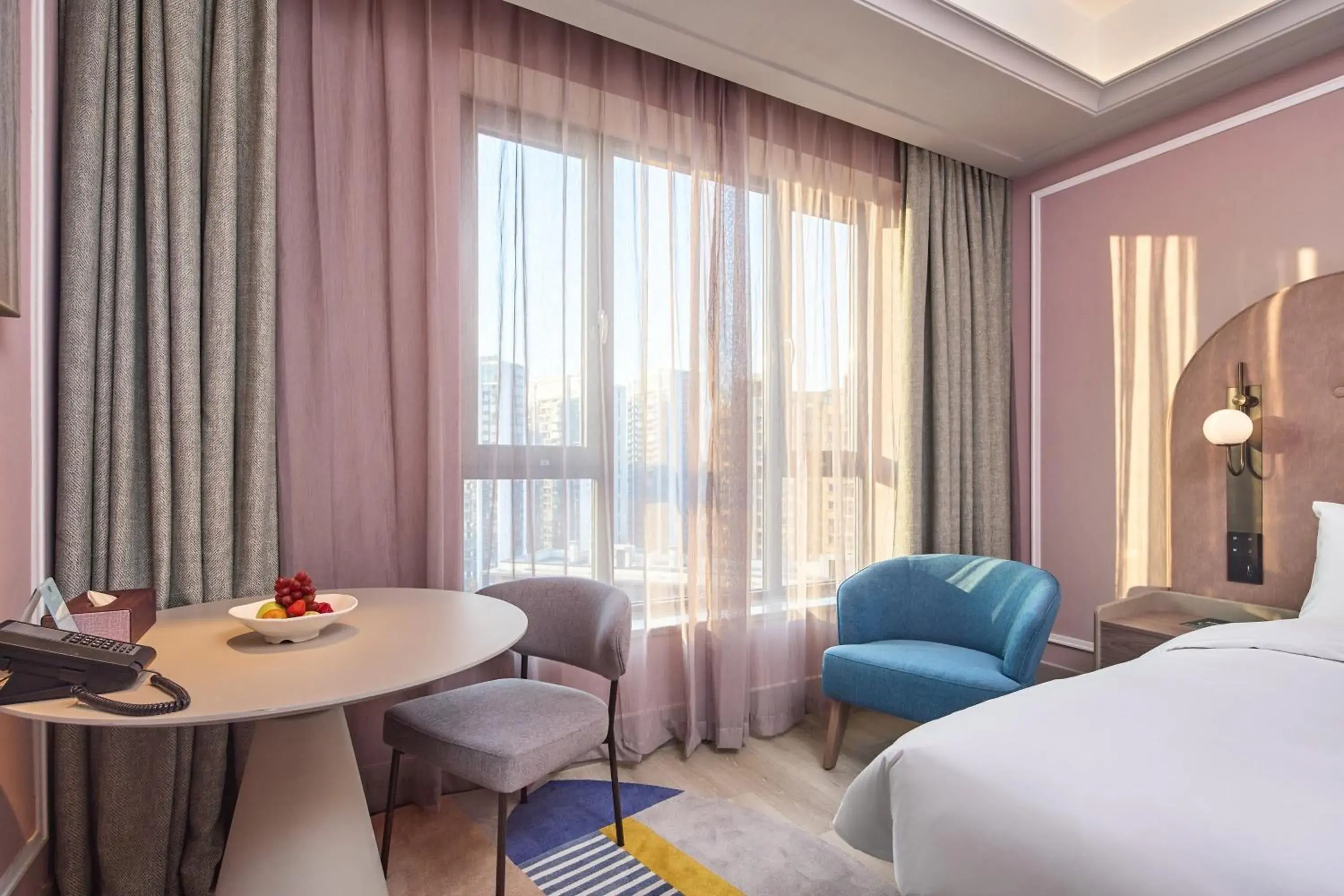Superior Room with One King Bed in Mercure Yiwu International Trade City Superior Room with One King Bed in Mercure Yiwu International Trade City