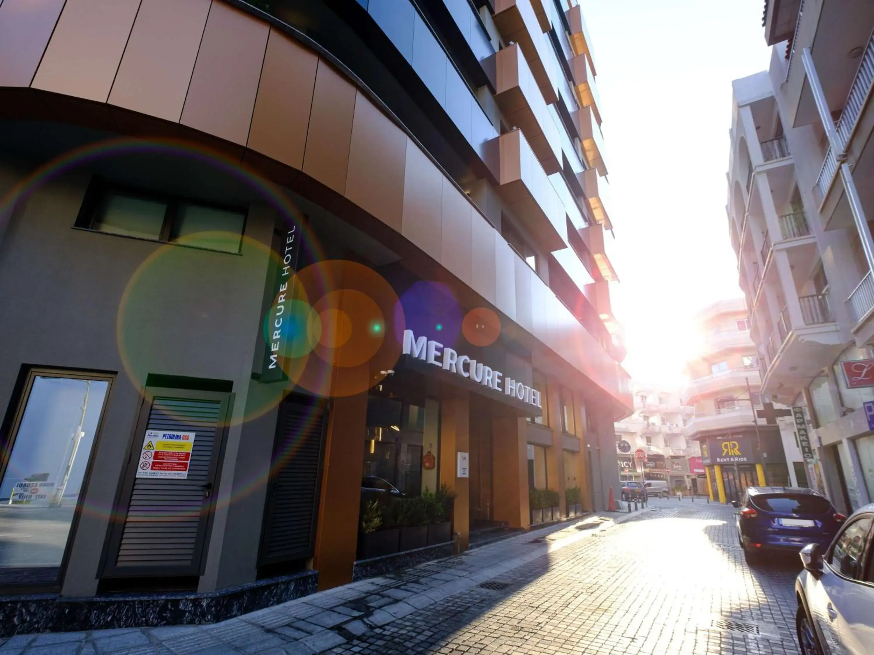 Mercure Larnaca Finikoudes Beach Mercure Larnaca Finikoudes Beach