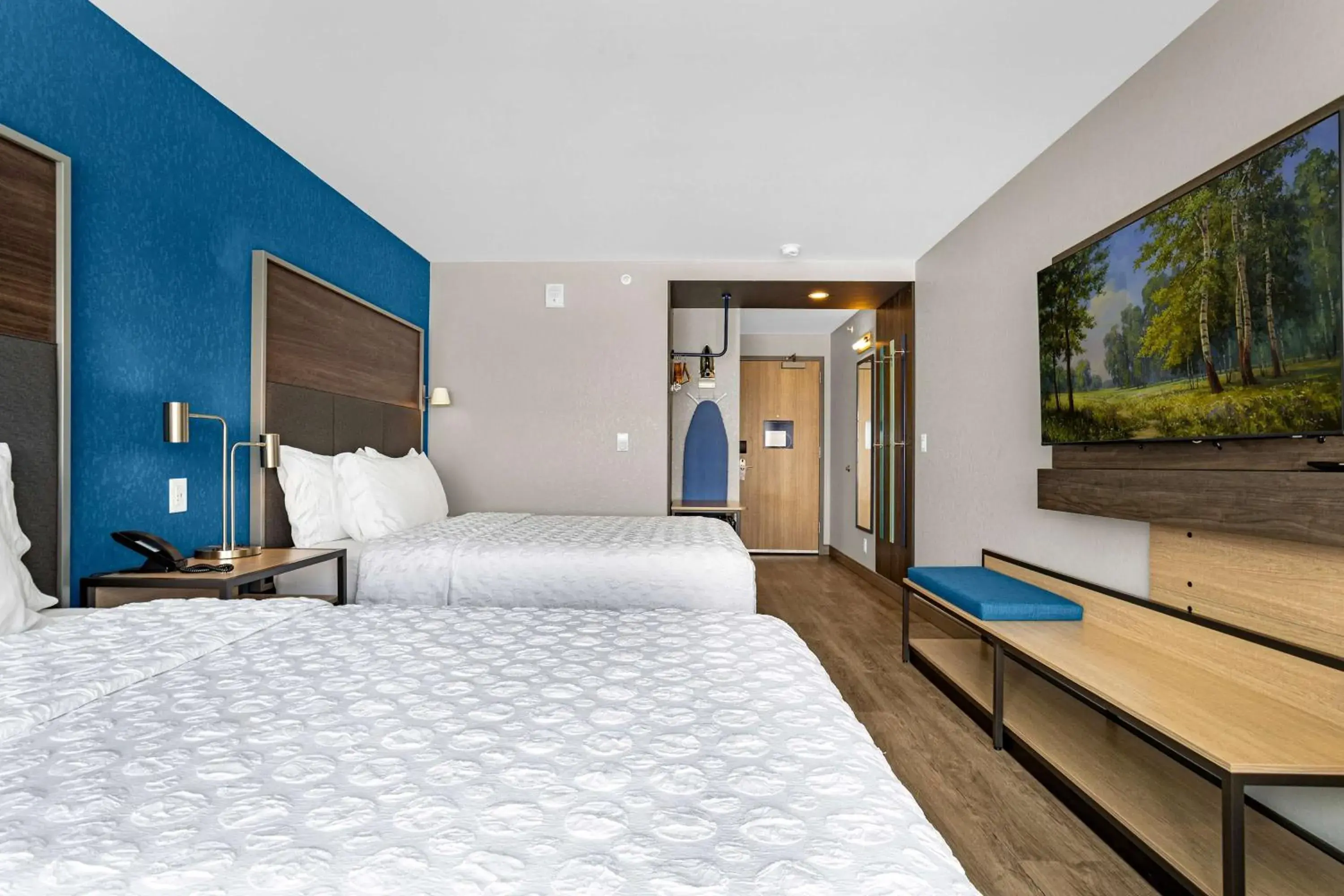 Queen Room with Two Queen Beds - Mobility and Hearing Access in Tru By Hilton Colorado Springs Airport Queen Room with Two Queen Beds - Mobility and Hearing Access in Tru By Hilton Colorado Springs Airport
