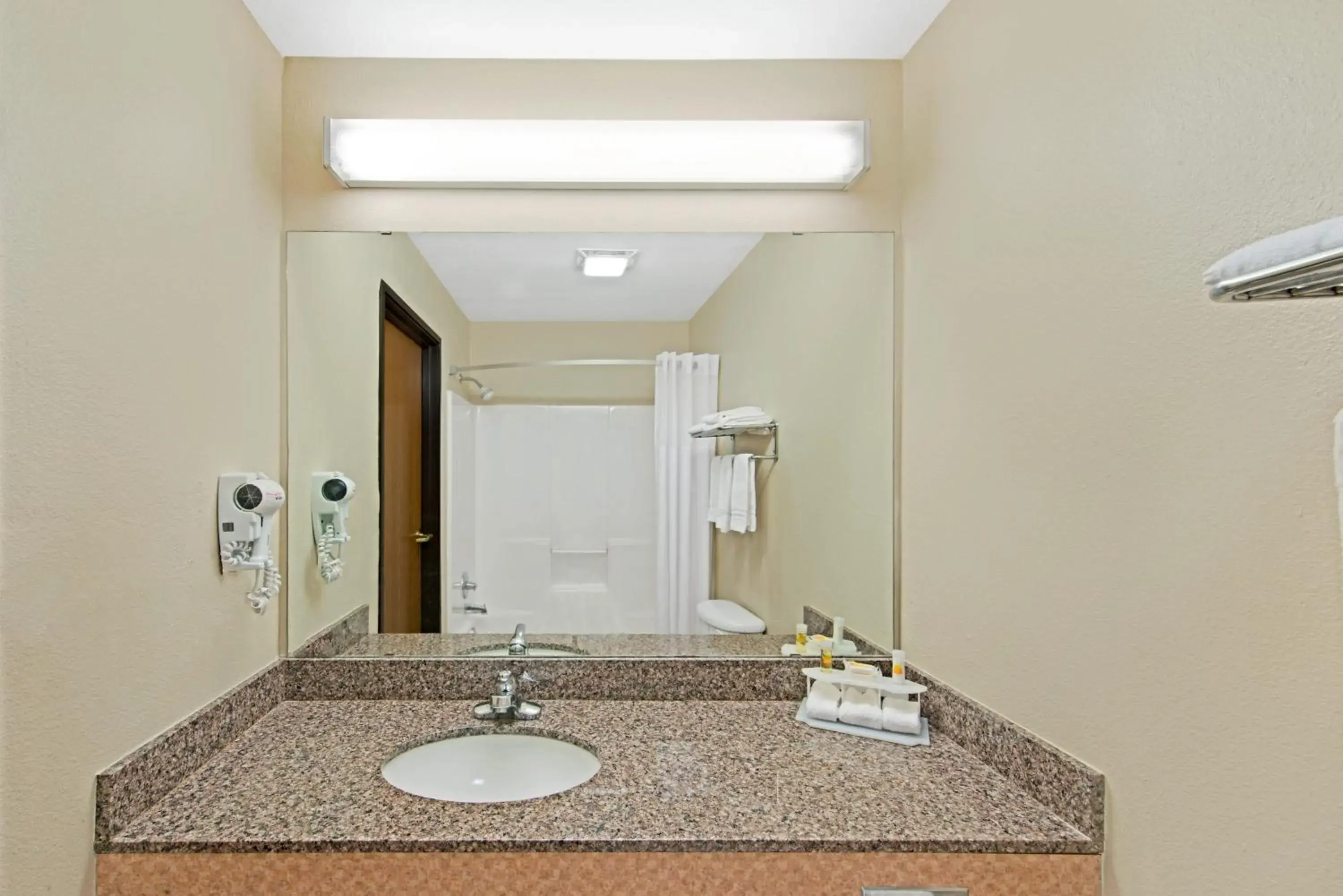 Deluxe Queen Room with Two Queen Beds - Non-Smoking in Motel 6-Decatur, GA Deluxe Queen Room with Two Queen Beds - Non-Smoking in Motel 6-Decatur, GA