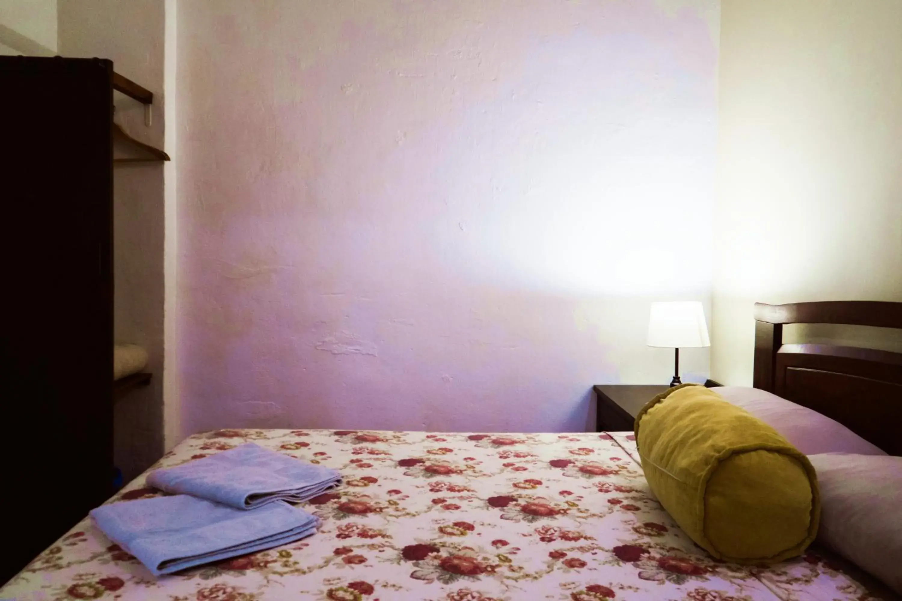 Double Room with Shared Bathroom in Sojourn Beds & Cafe Double Room with Shared Bathroom in Sojourn Beds & Cafe