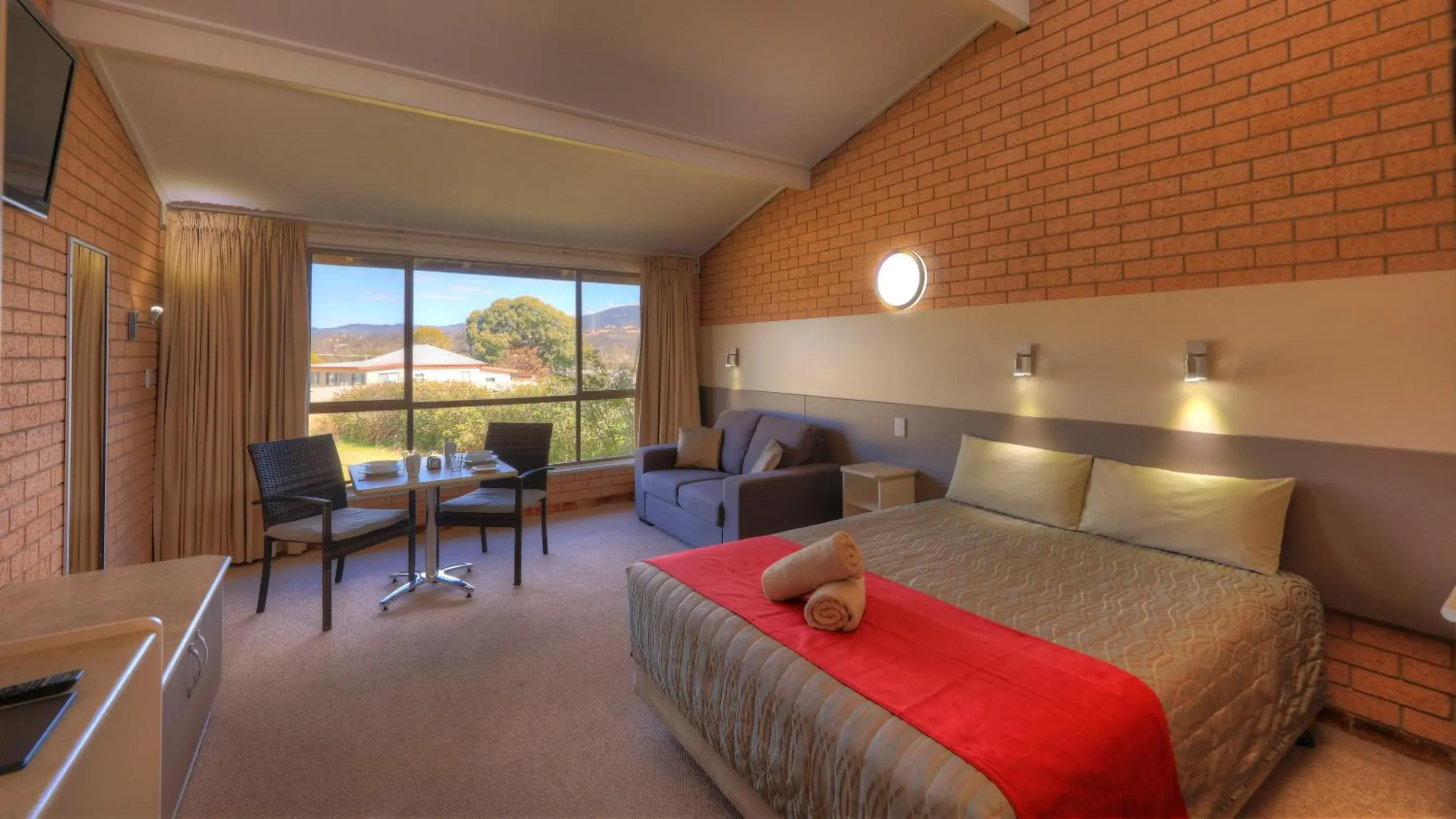 Deluxe Double Room in Tenterfield Motor Inn Deluxe Double Room in Tenterfield Motor Inn