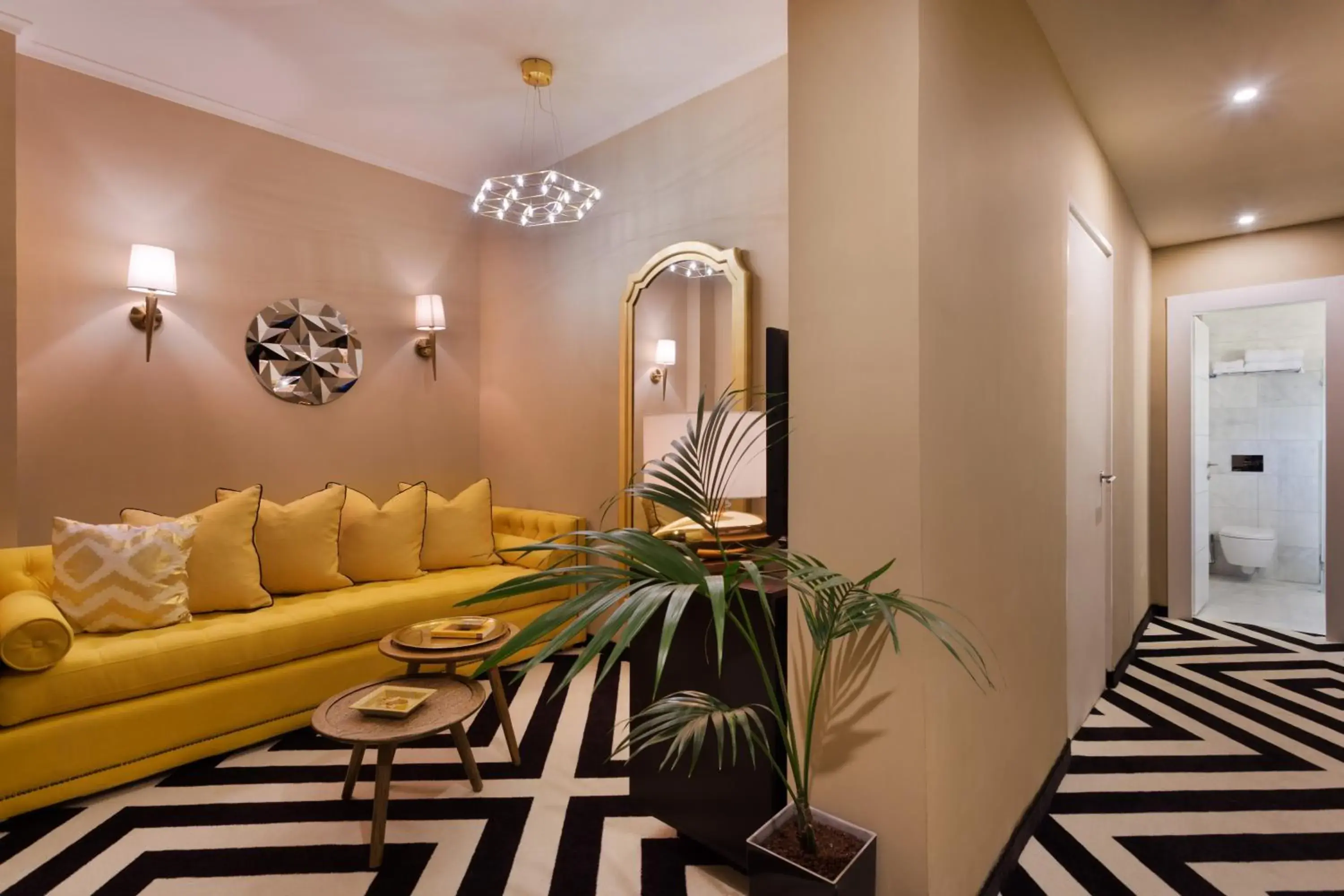 Queen Room in Brown Beach House Tel-Aviv, a member of Brown Hotels Queen Room in Brown Beach House Tel-Aviv, a member of Brown Hotels