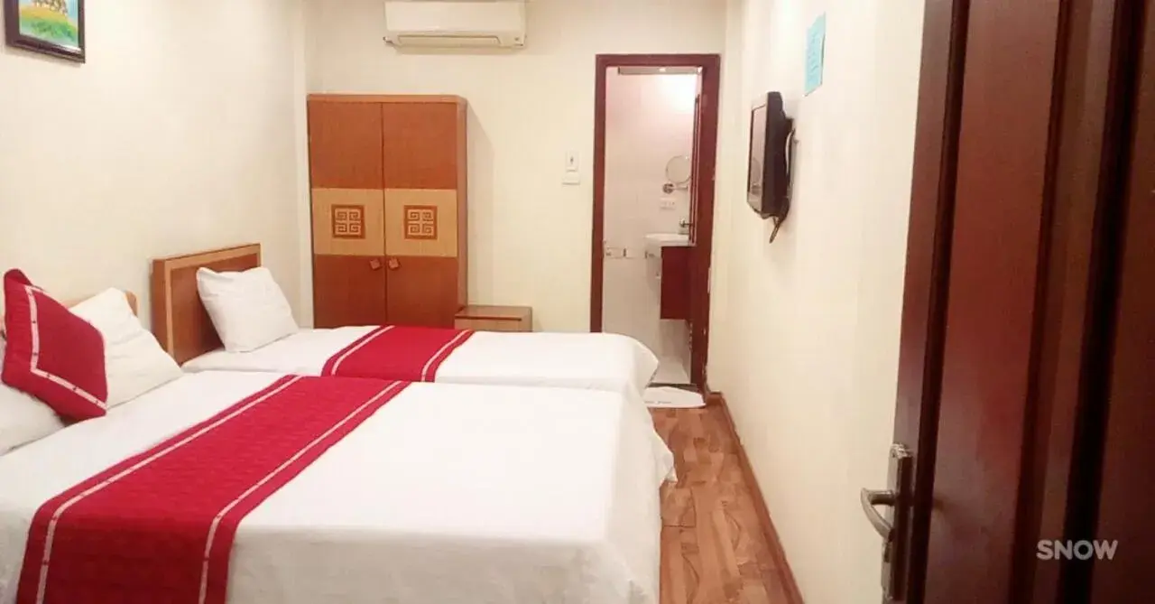 Superior Triple Room in Hanoi Charming House Superior Triple Room in Hanoi Charming House